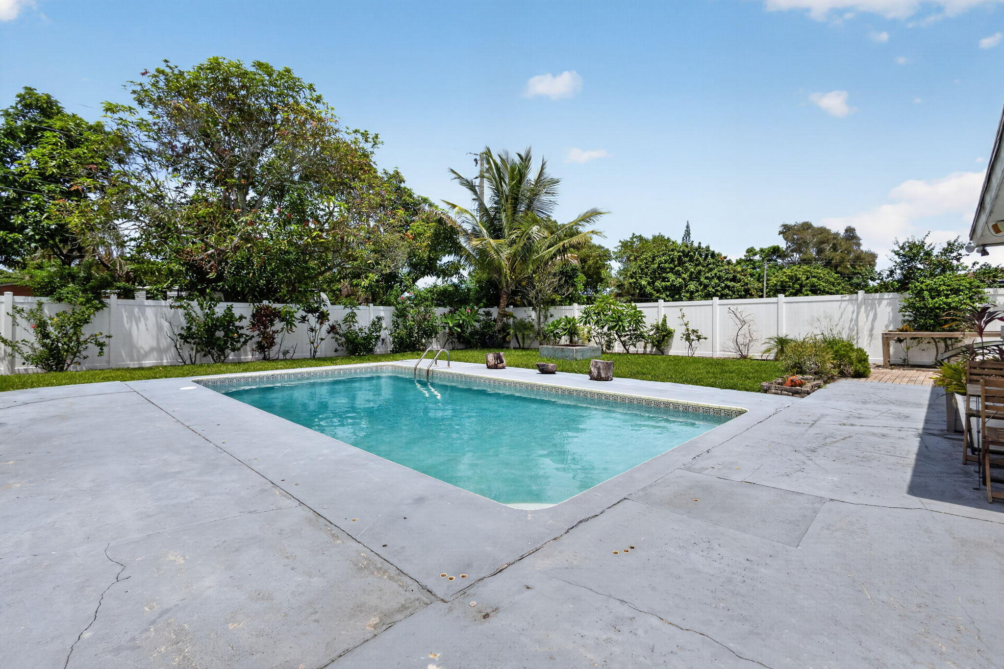 813 Date Palm, Lake Park FL 33403