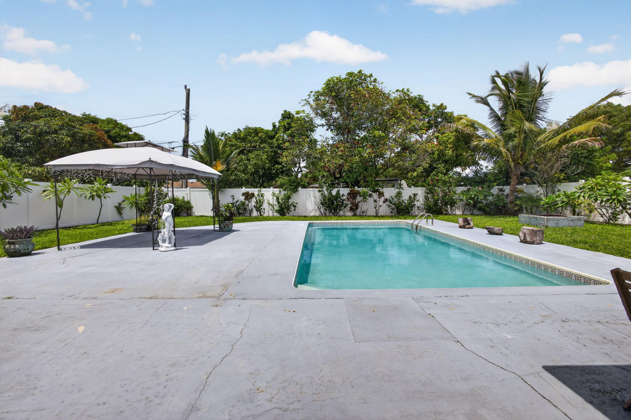 813 Date Palm, Lake Park FL 33403