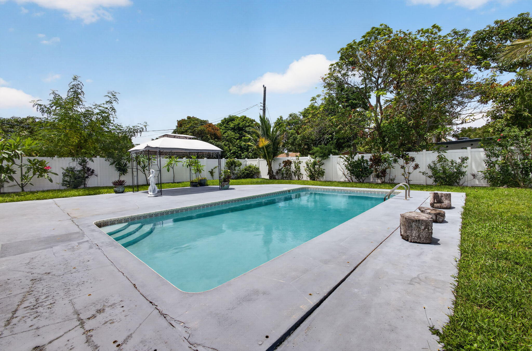 813 Date Palm, Lake Park FL 33403