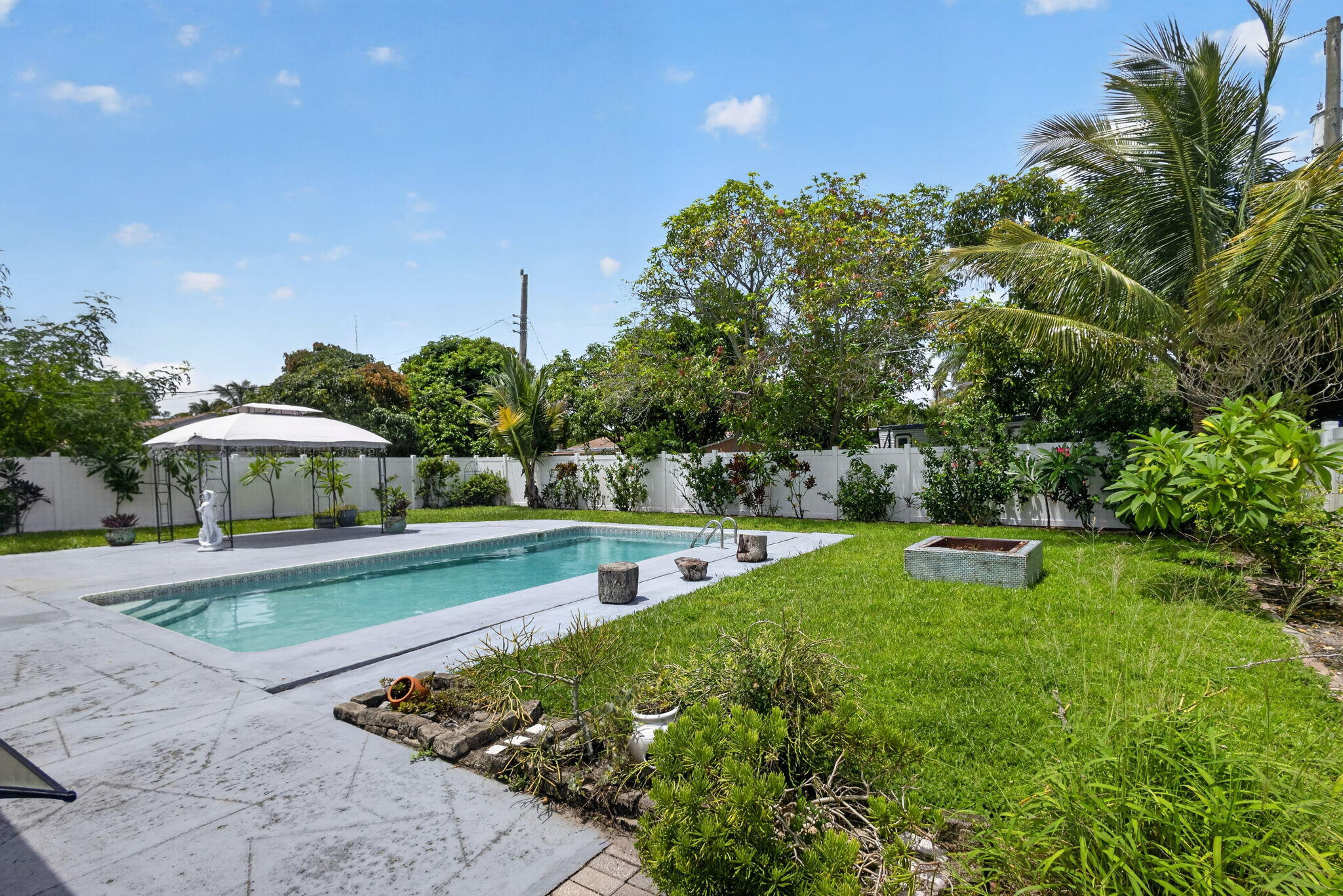 813 Date Palm, Lake Park FL 33403