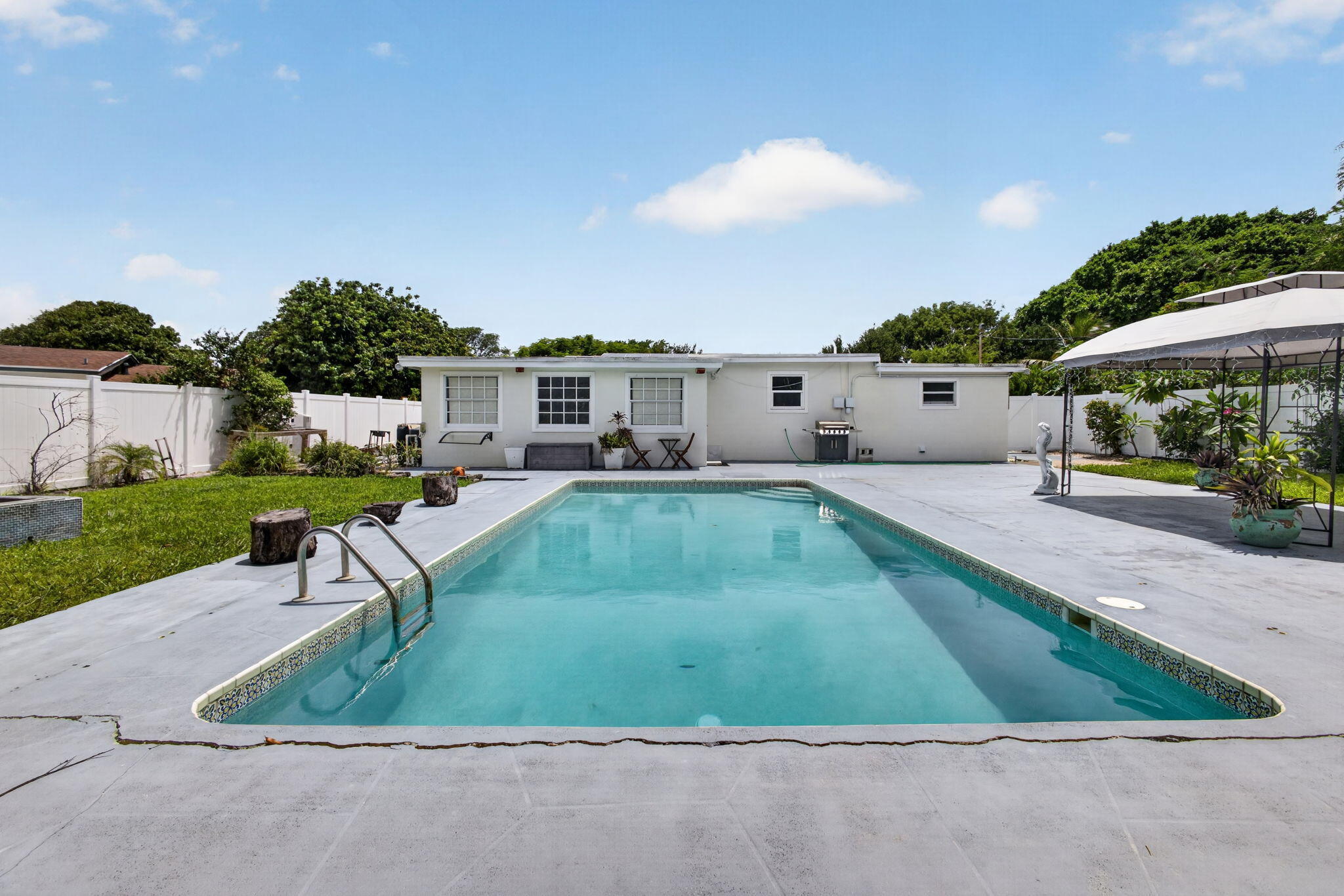 813 Date Palm, Lake Park FL 33403