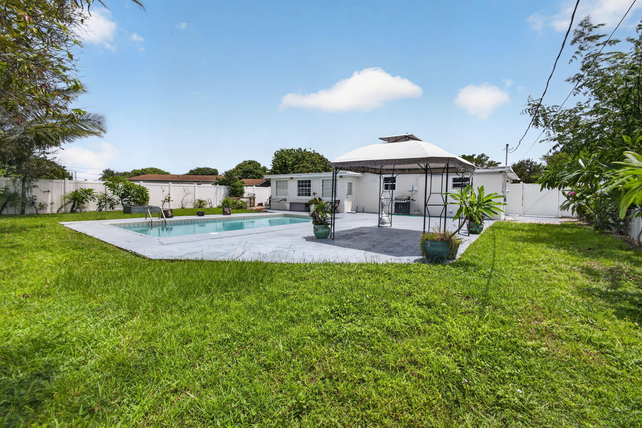 813 Date Palm, Lake Park FL 33403