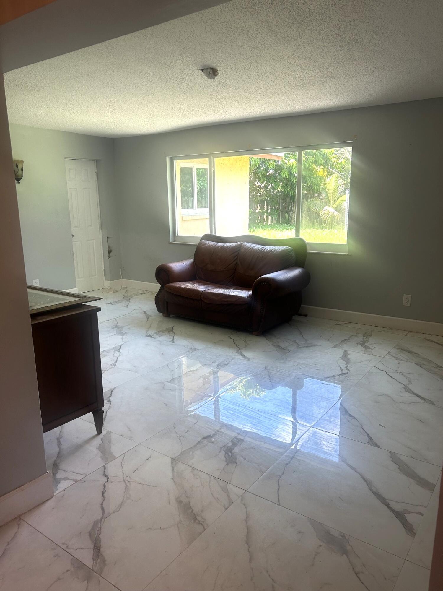 4531 NW 13th, Lauderhill FL 33313