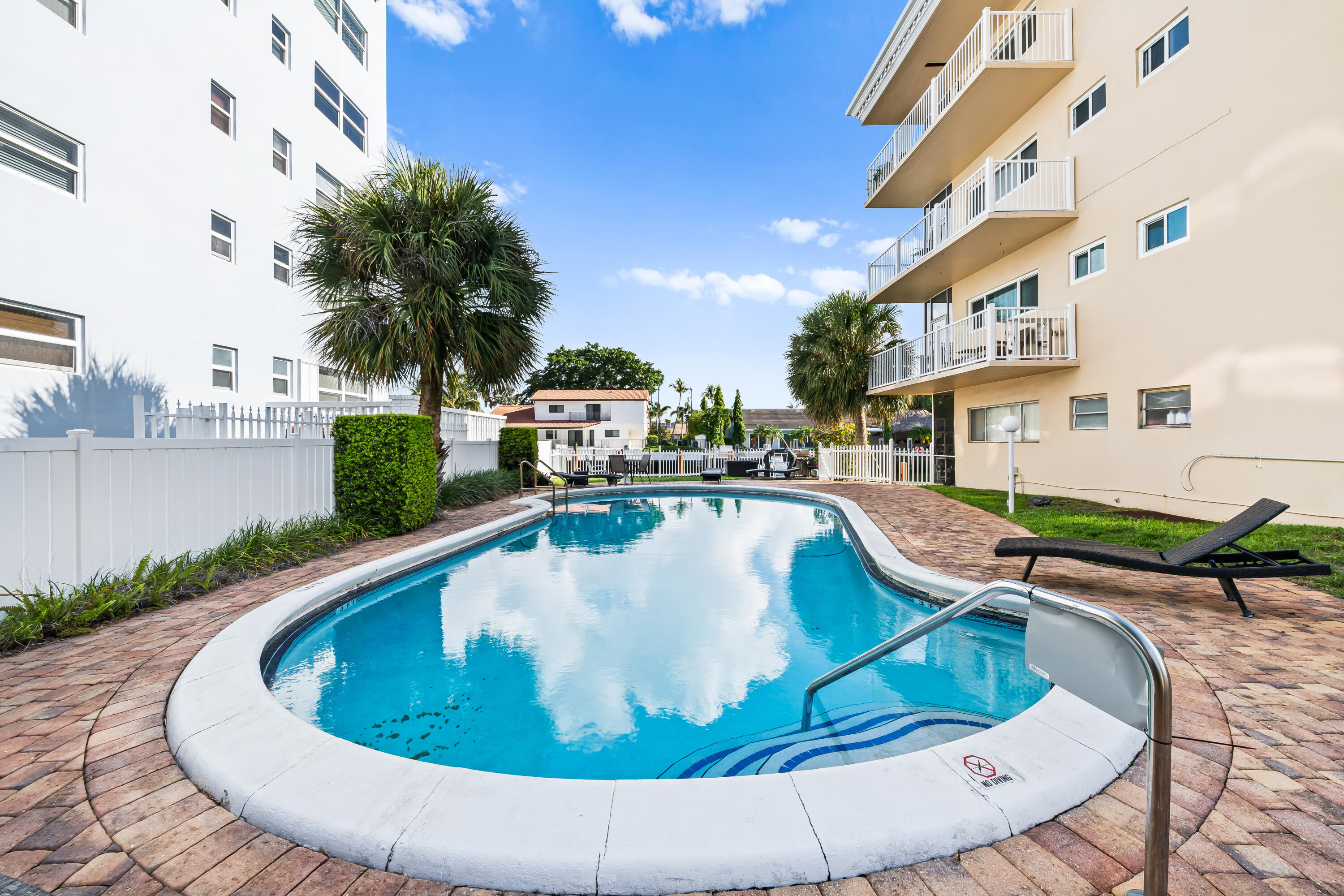 2841 NE 33rd #403, Fort Lauderdale FL 33306