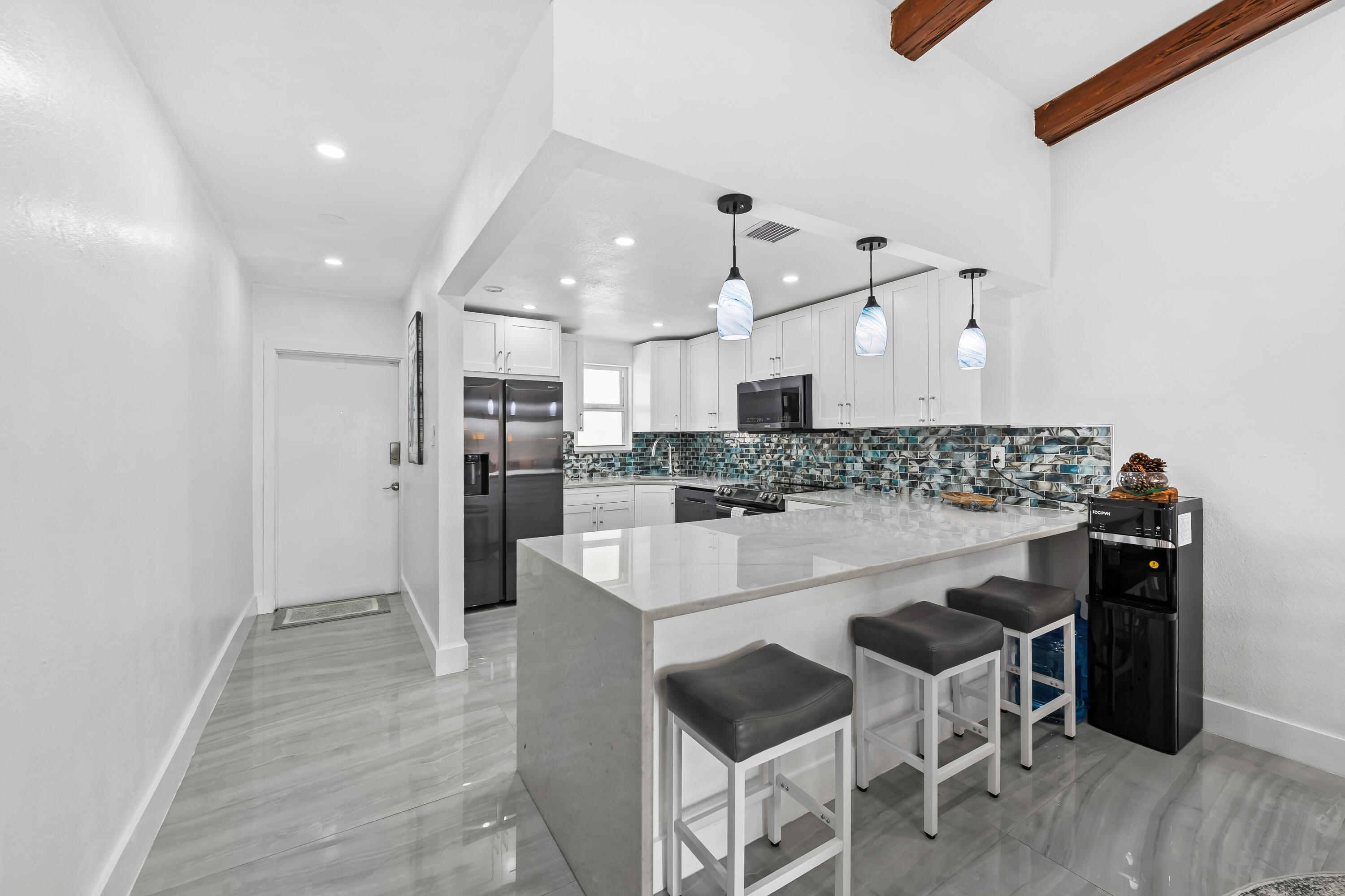 2841 NE 33rd #403, Fort Lauderdale FL 33306
