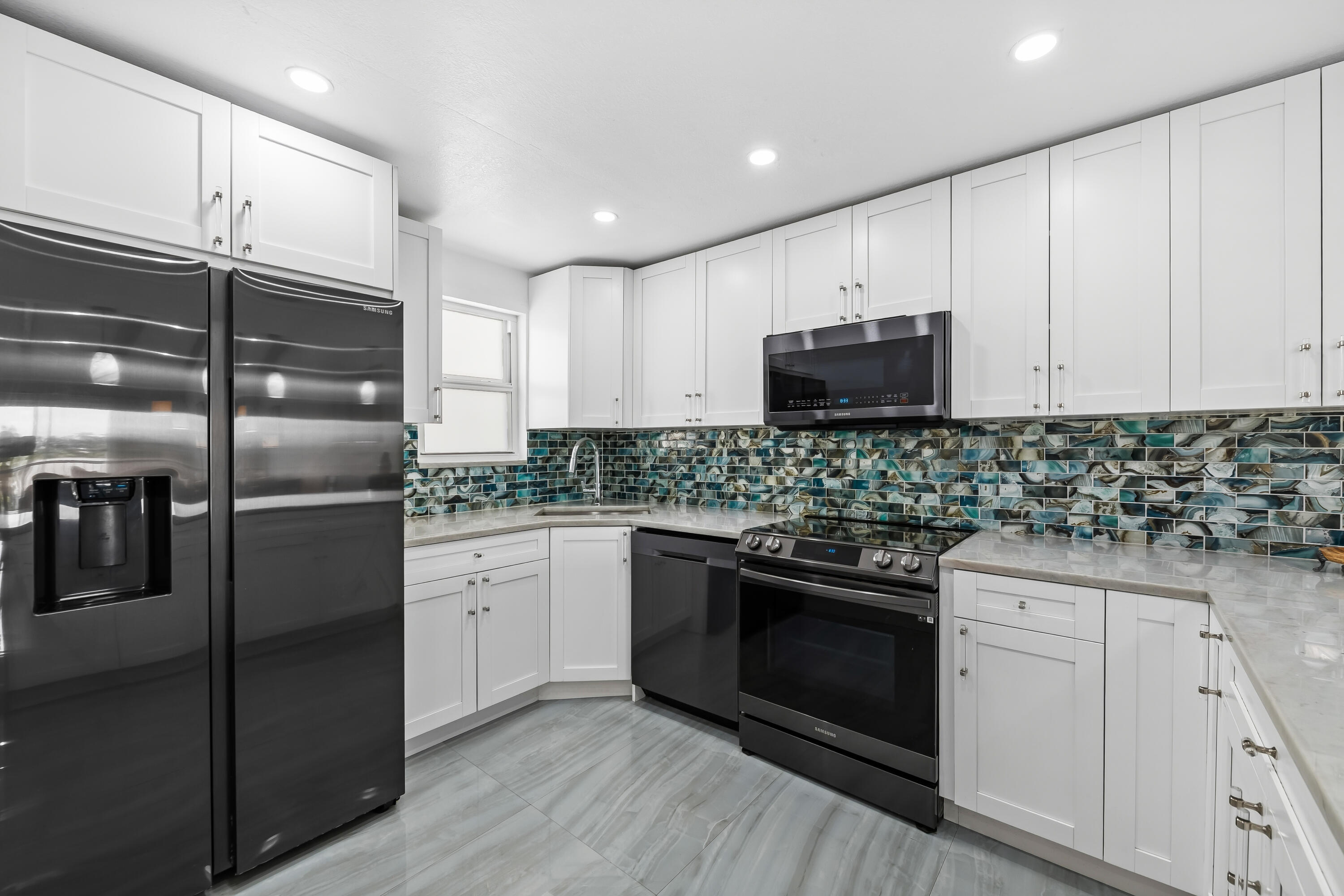 2841 NE 33rd #403, Fort Lauderdale FL 33306