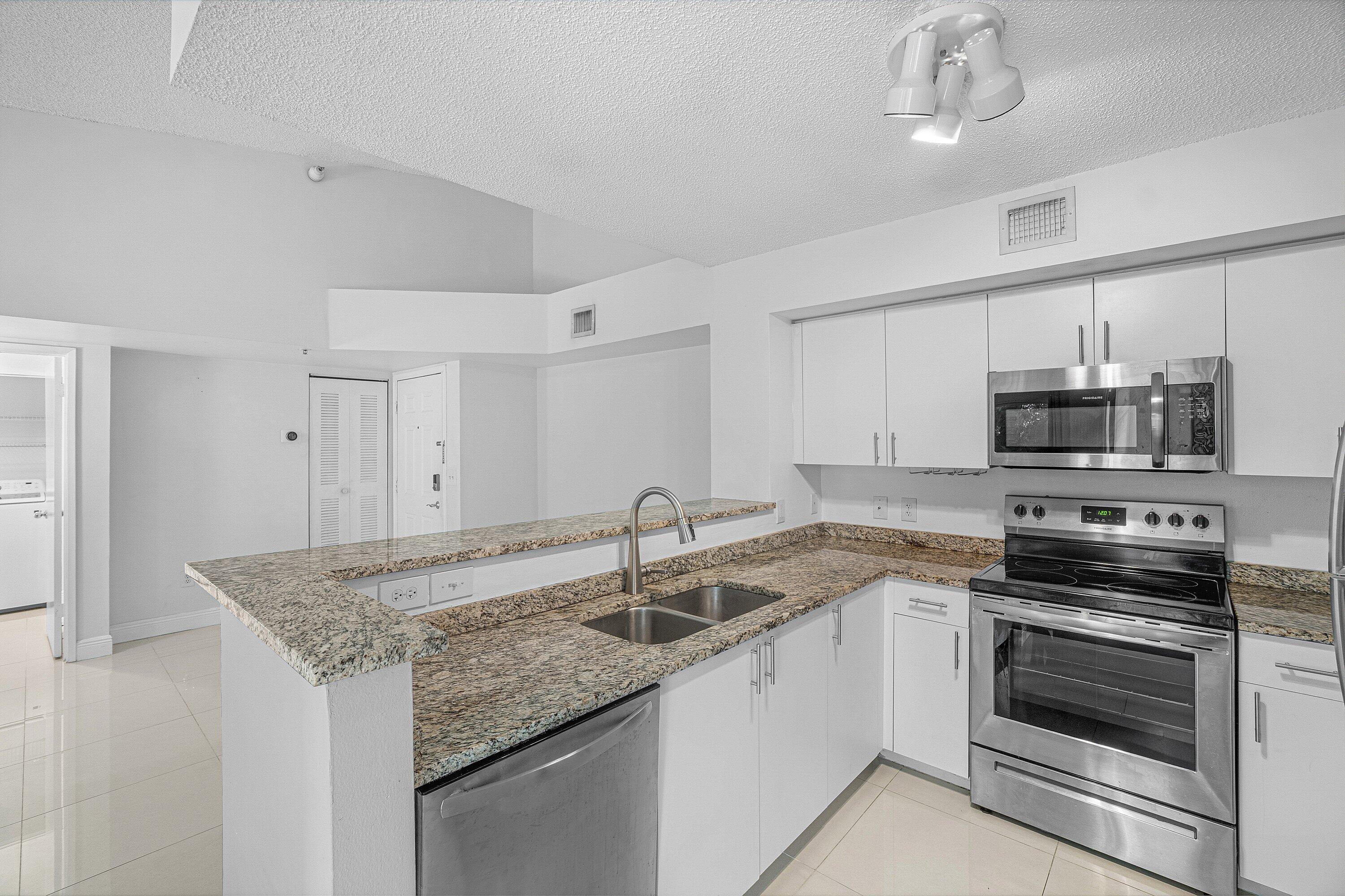 131 Yacht Club #307, Hypoluxo FL 33462