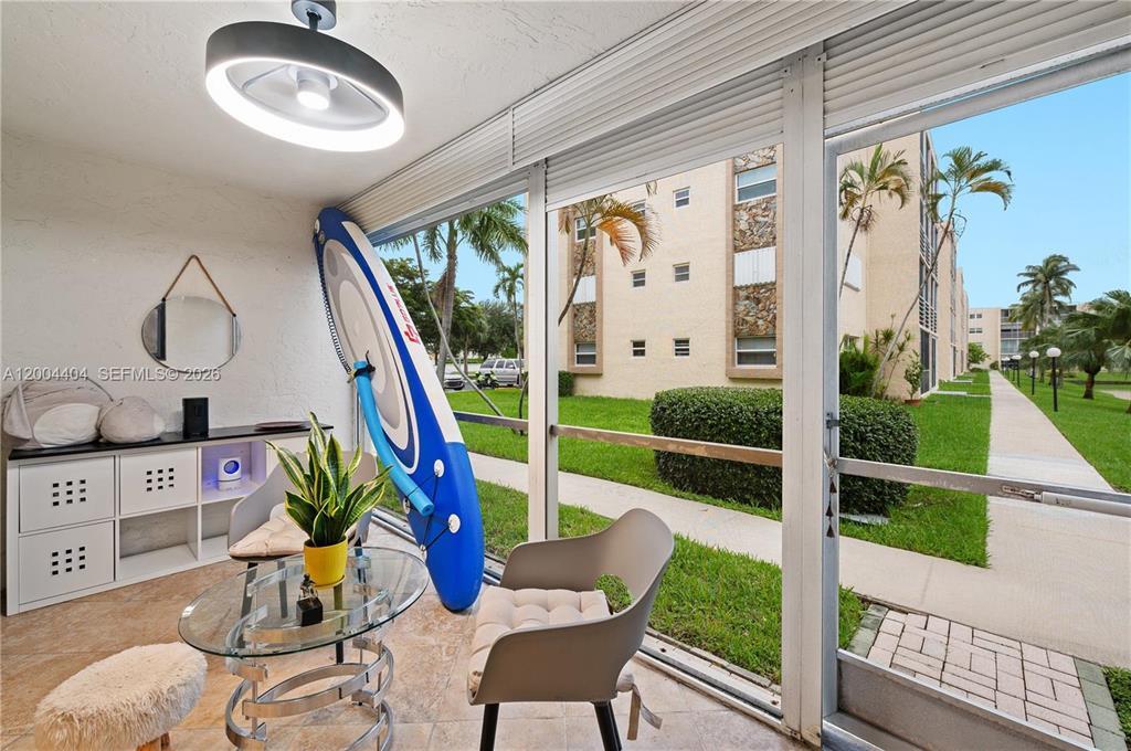 424 SE 10TH #104, Dania Beach FL 33004