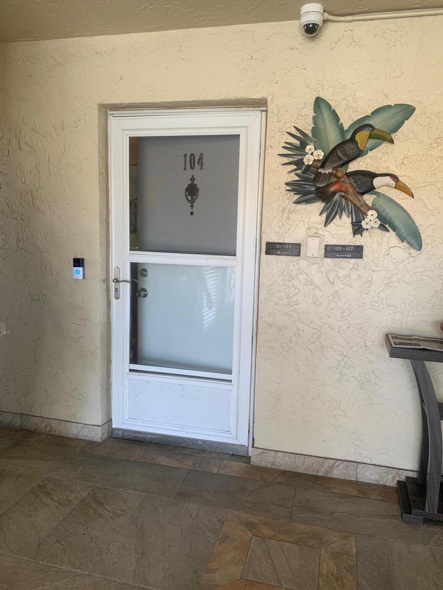 424 SE 10TH #104, Dania Beach FL 33004