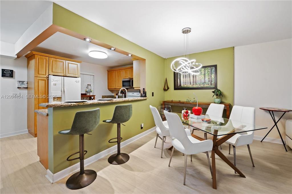 424 SE 10TH #104, Dania Beach FL 33004