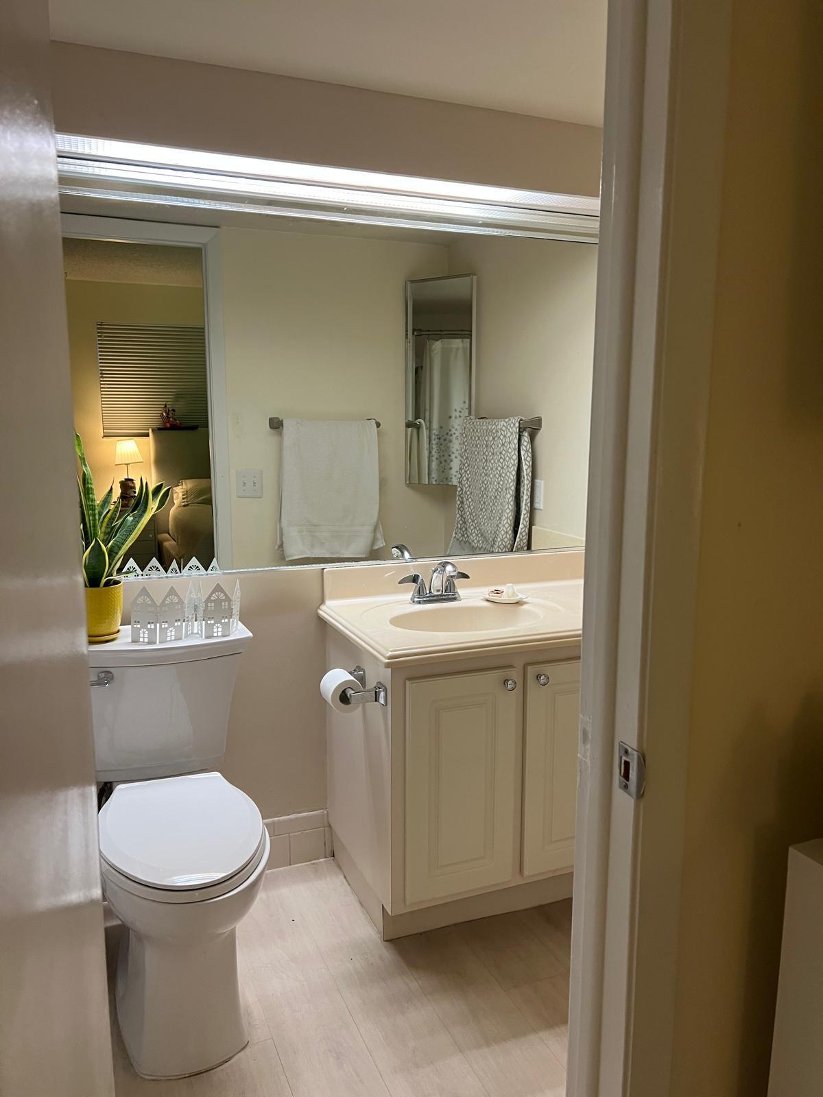 424 SE 10TH #104, Dania Beach FL 33004