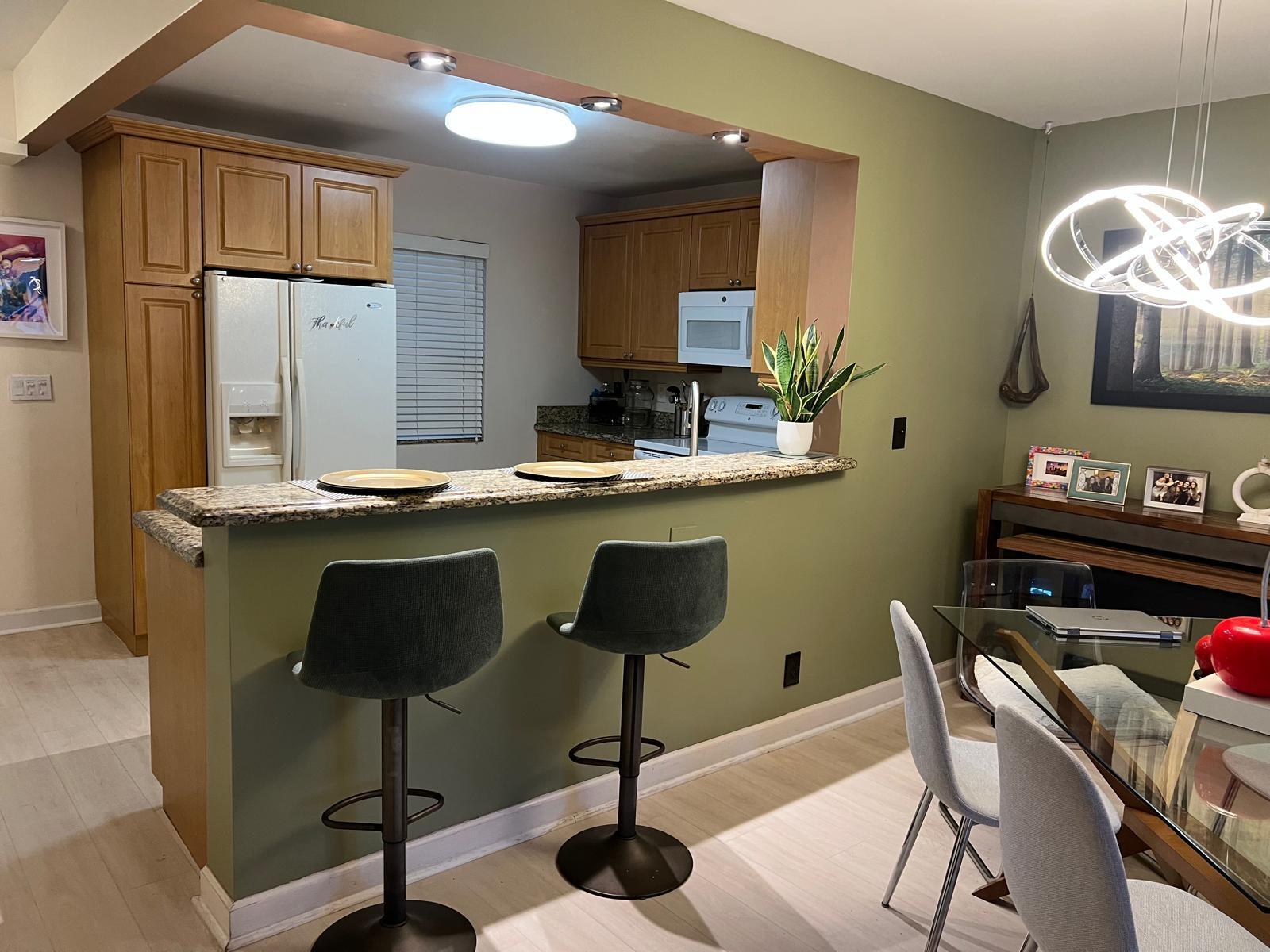 424 SE 10TH #104, Dania Beach FL 33004