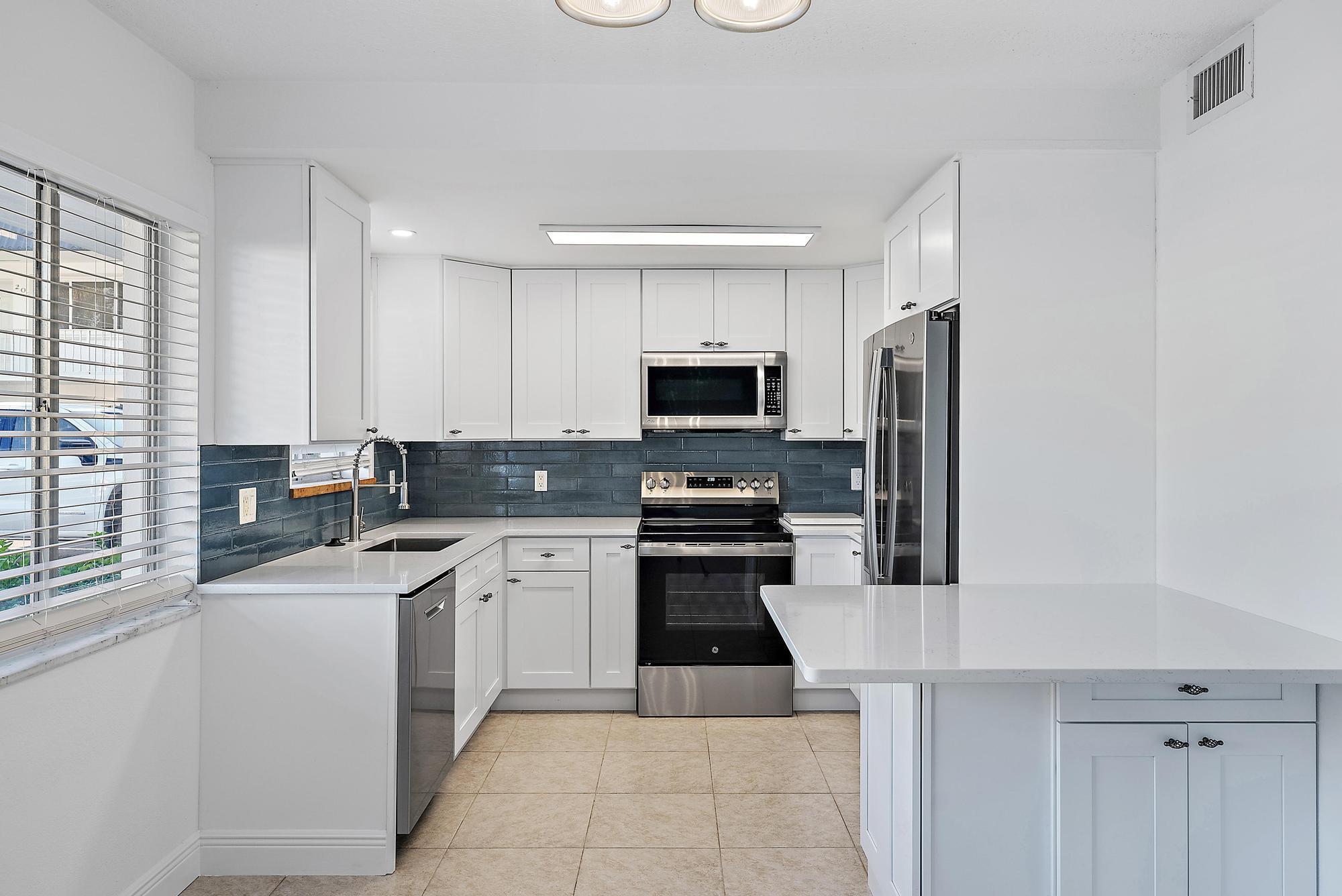 316 Southwind #Apt 107, North Palm Beach FL 33408