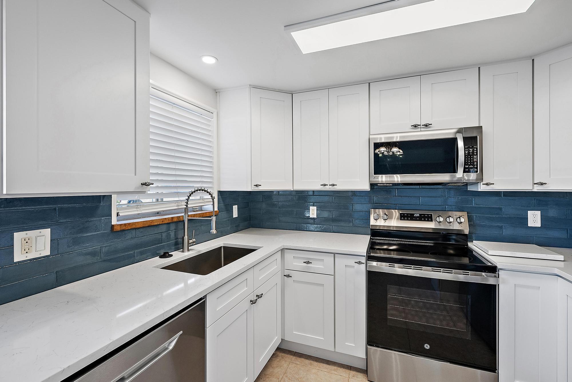 316 Southwind #Apt 107, North Palm Beach FL 33408