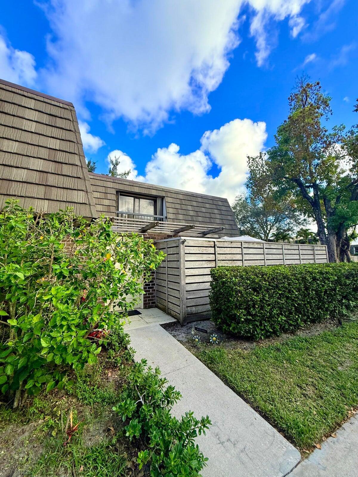 903 9TH, Palm Beach Gardens FL 33418