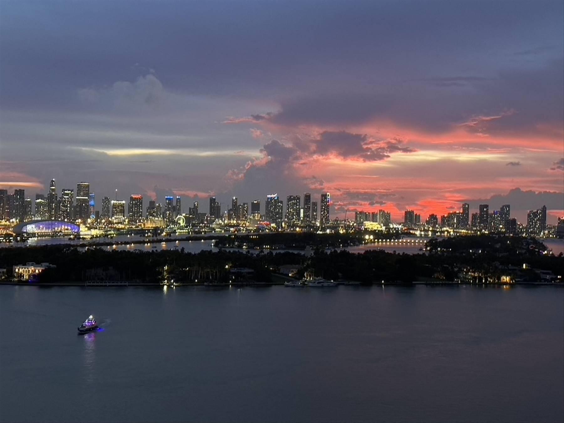 540 WEST #2011, Miami Beach FL 33139