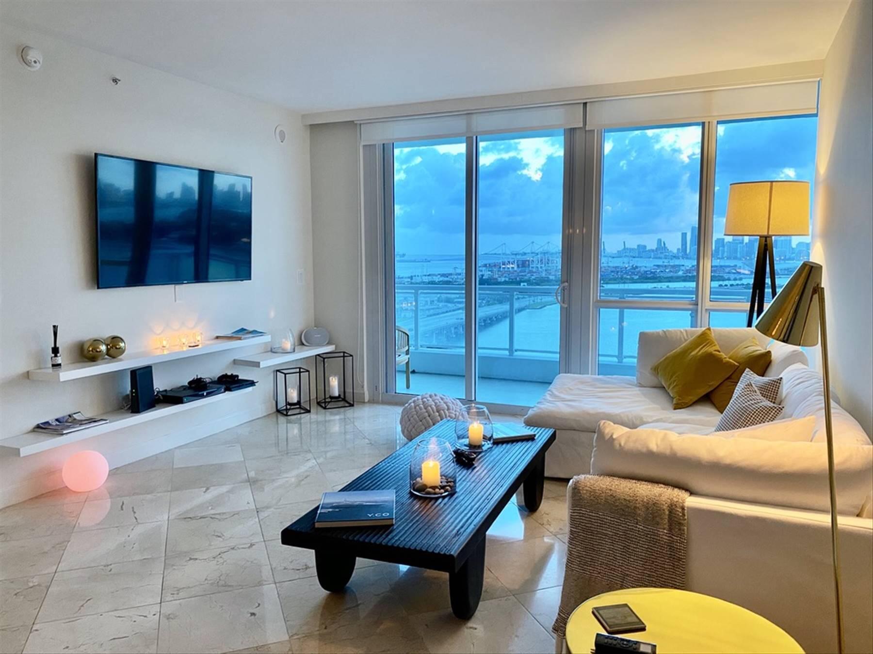 540 WEST #2011, Miami Beach FL 33139