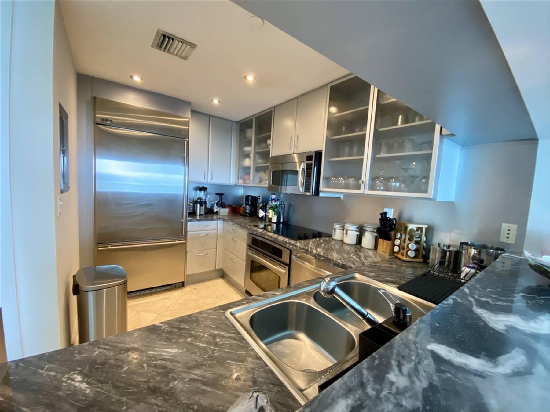 540 WEST #2011, Miami Beach FL 33139