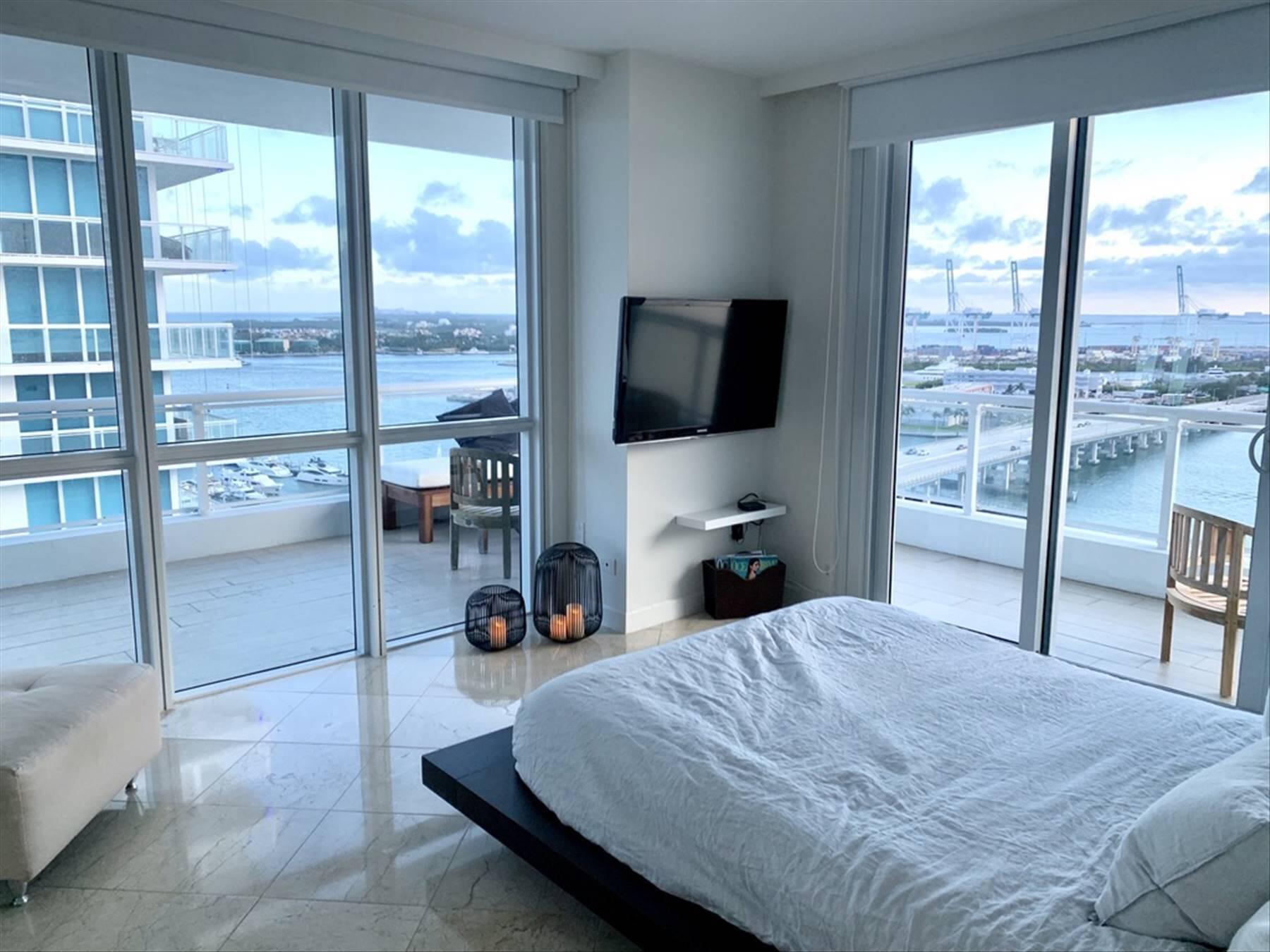 540 WEST #2011, Miami Beach FL 33139