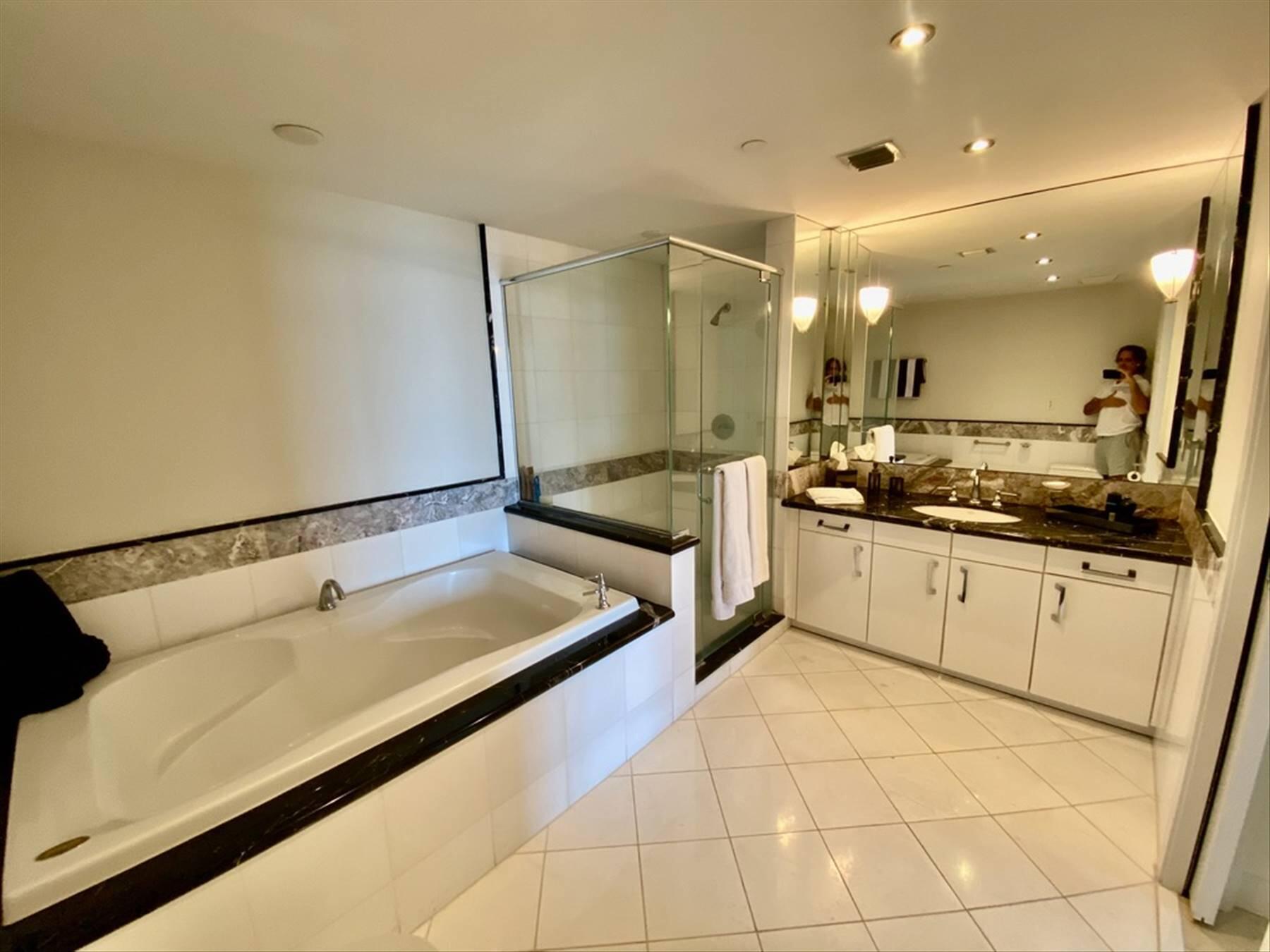 540 WEST #2011, Miami Beach FL 33139