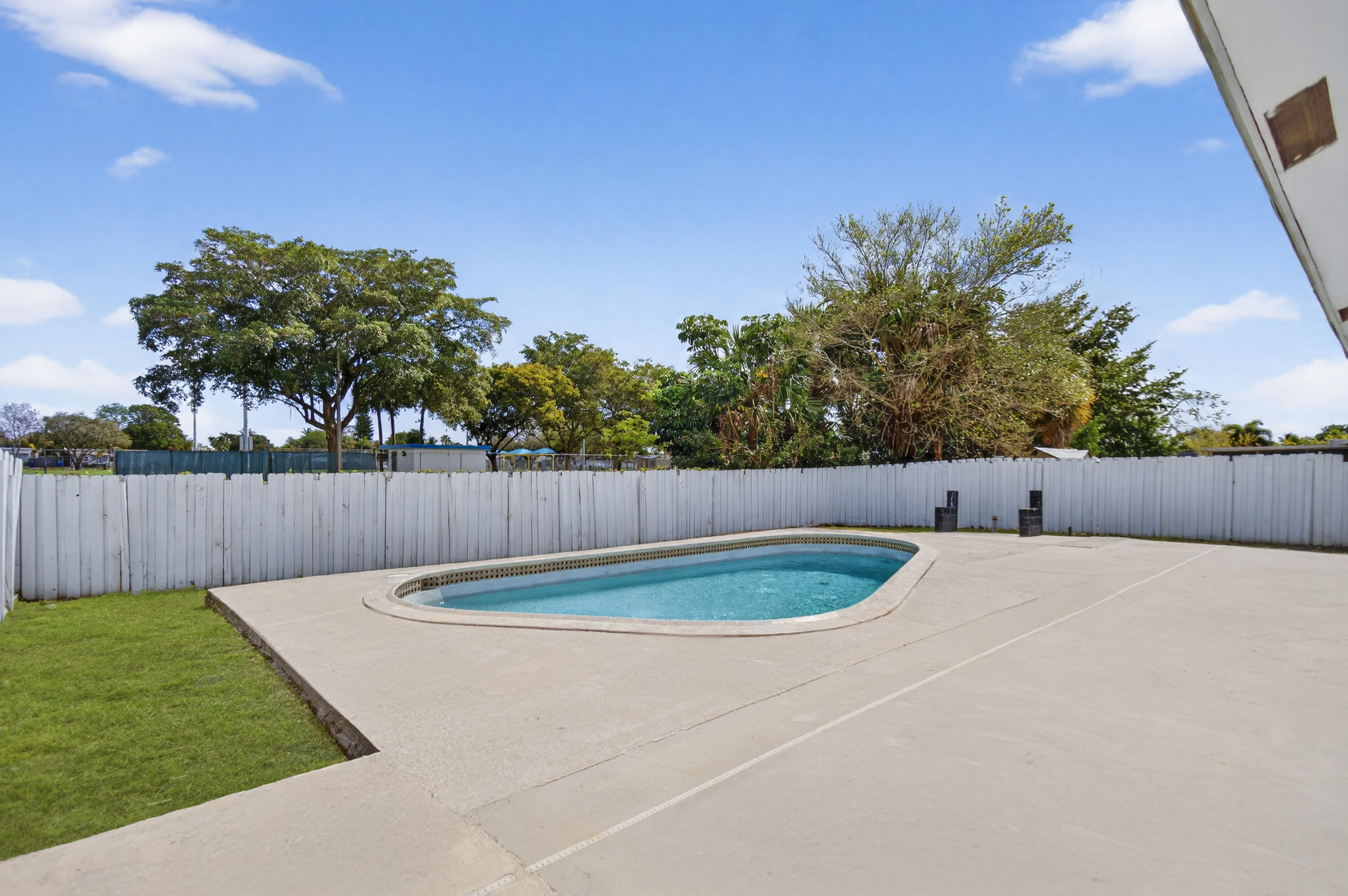 405 SW 78TH, North Lauderdale FL 33068