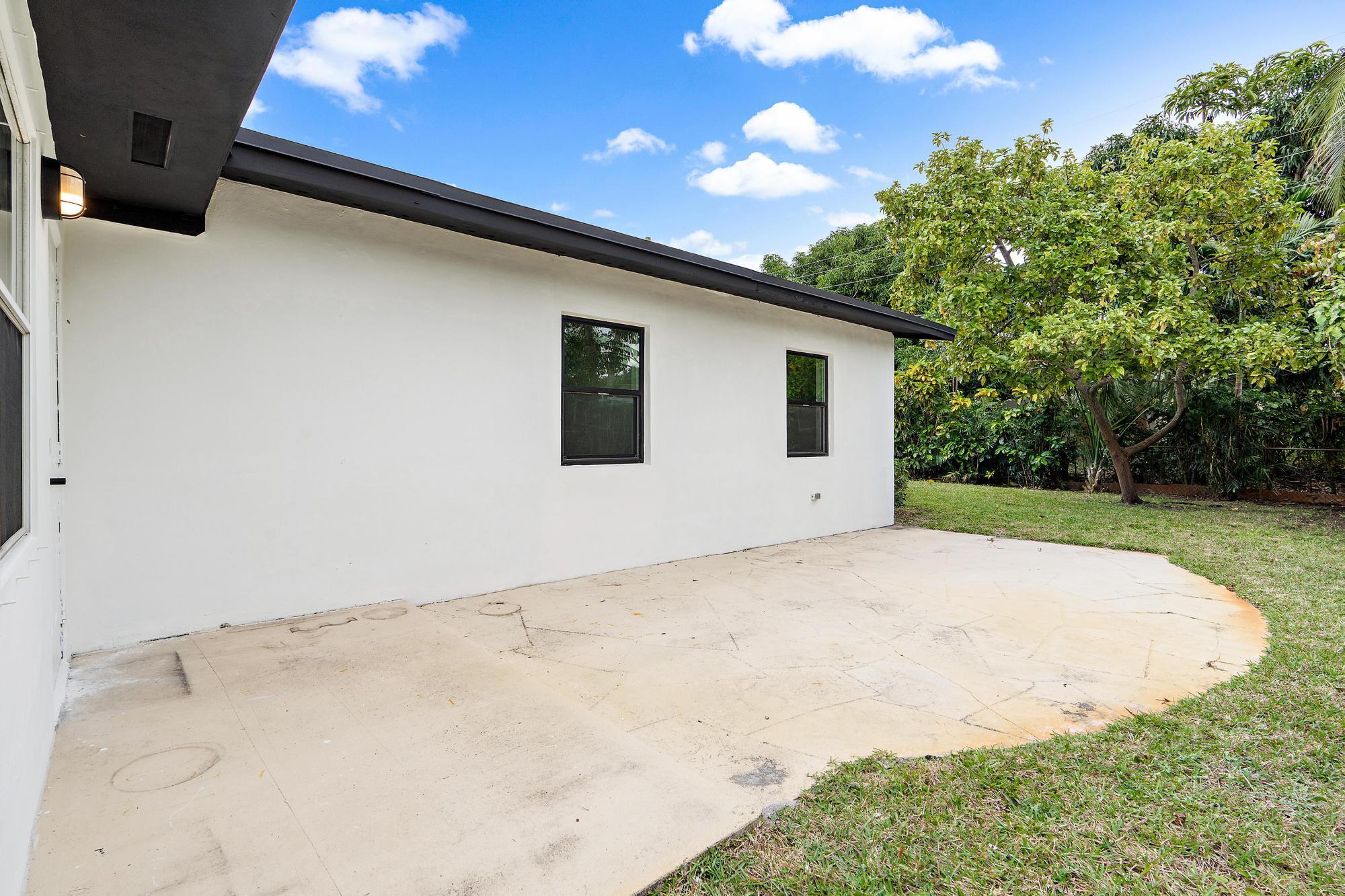 720 S 11th, Lantana FL 33462