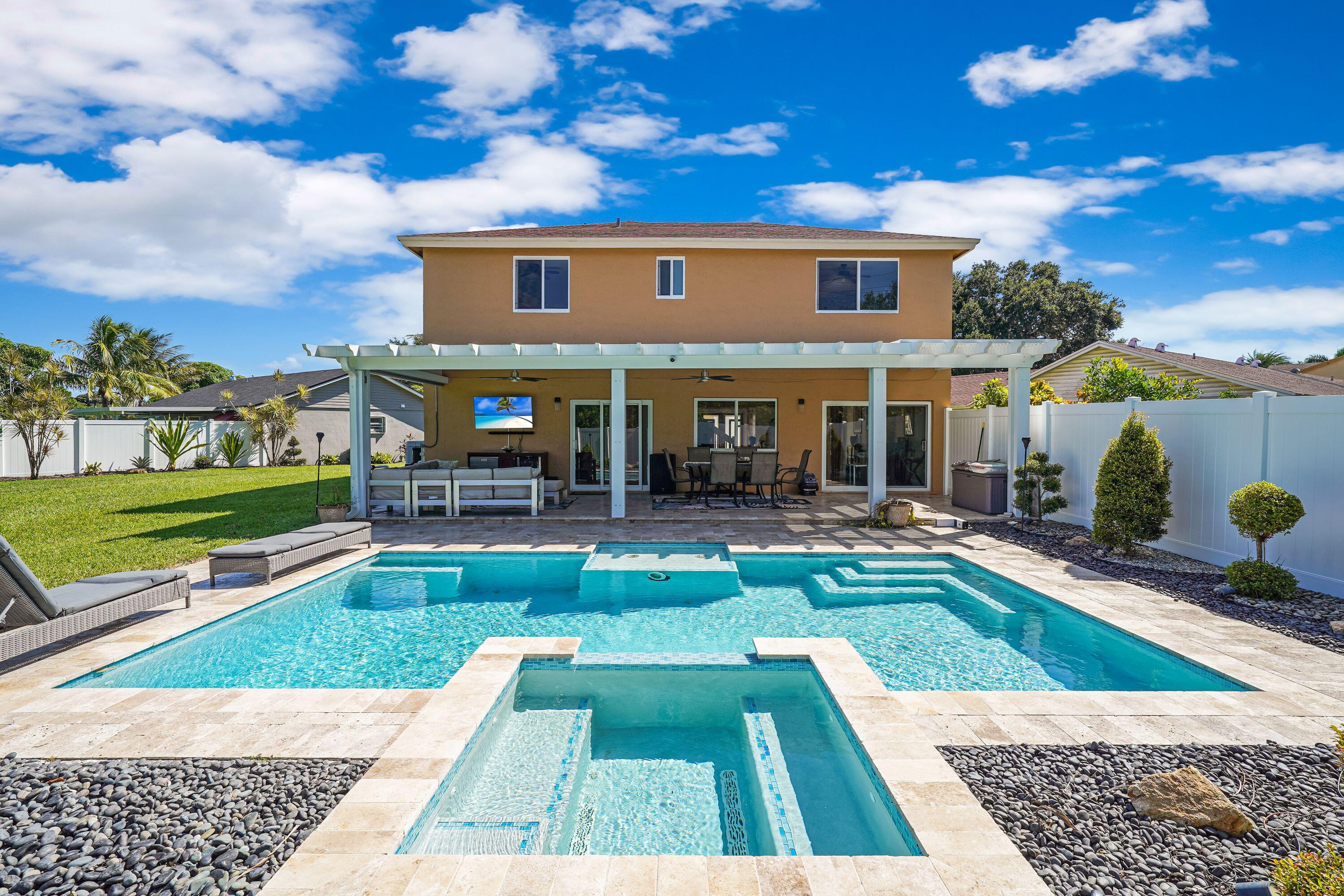 911 SW 87th, Pembroke Pines FL 33025