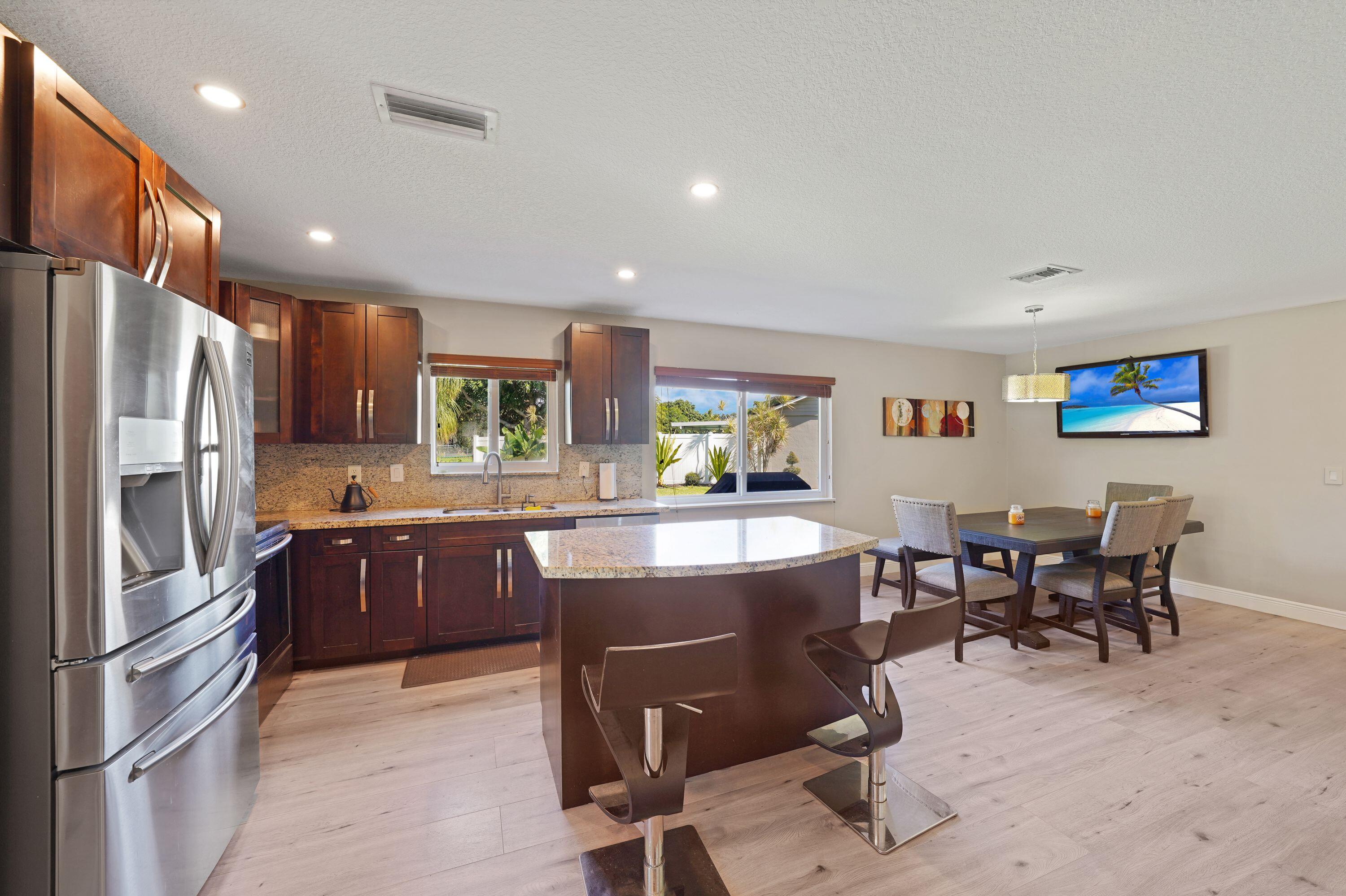 911 SW 87th, Pembroke Pines FL 33025
