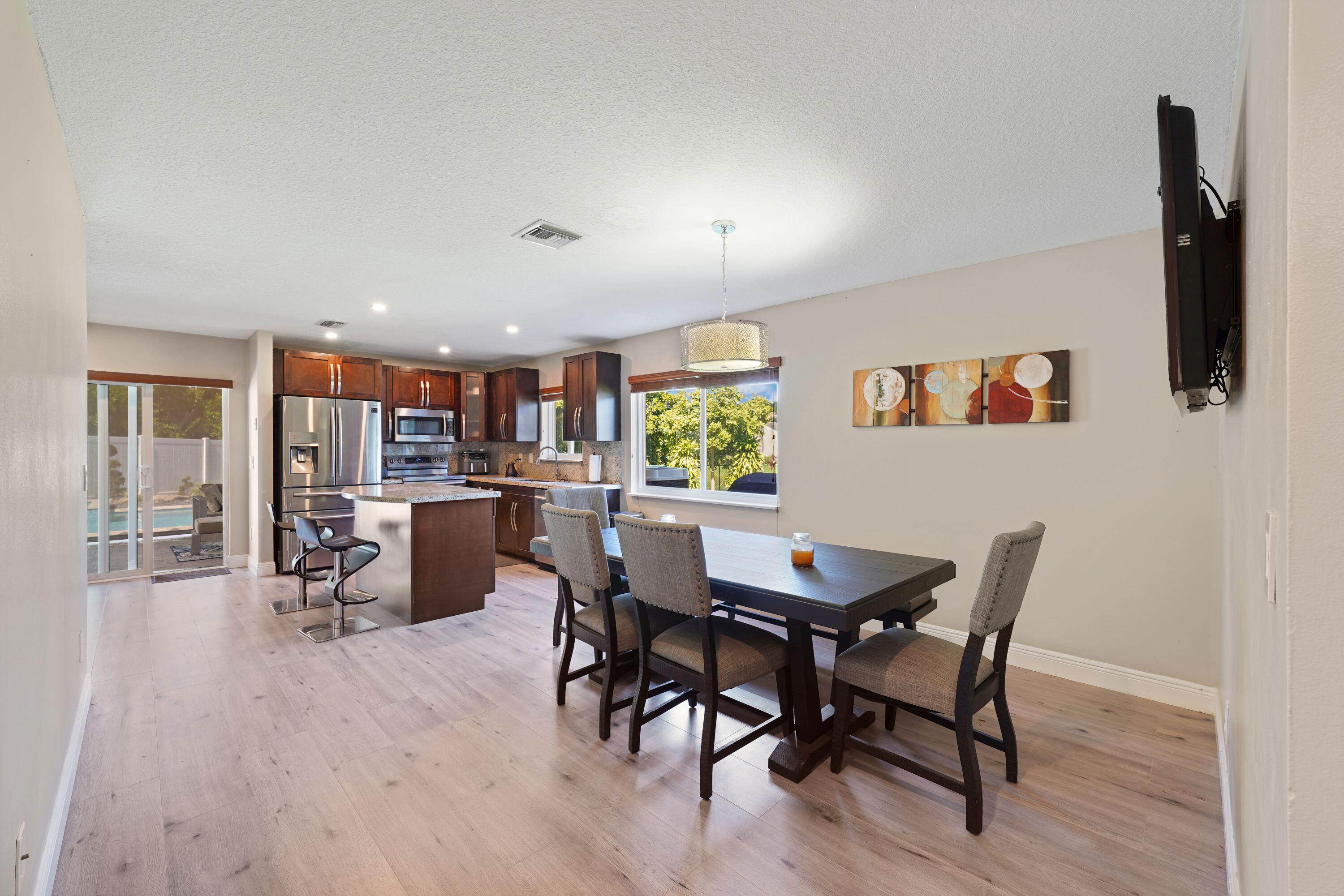911 SW 87th, Pembroke Pines FL 33025