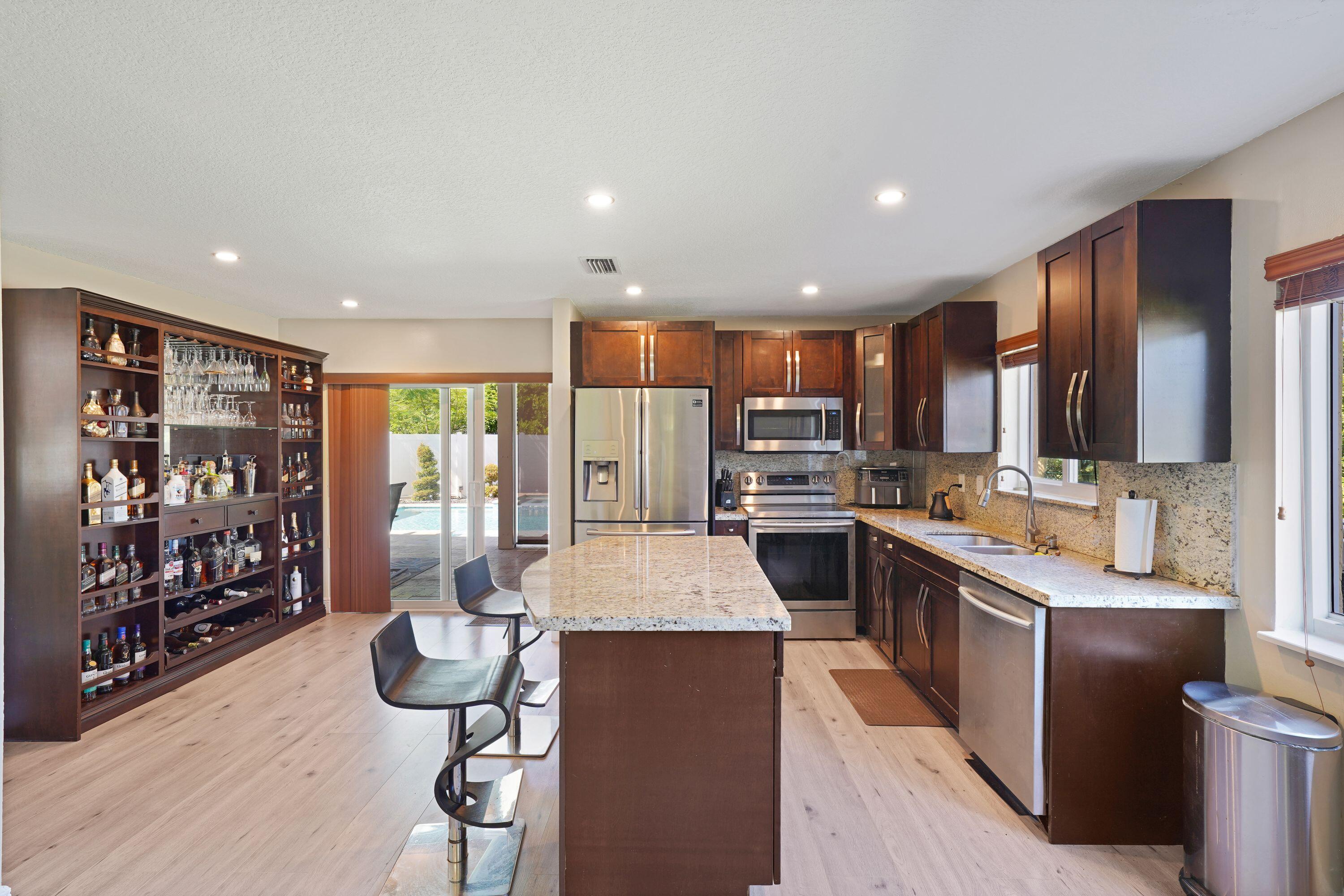 911 SW 87th, Pembroke Pines FL 33025