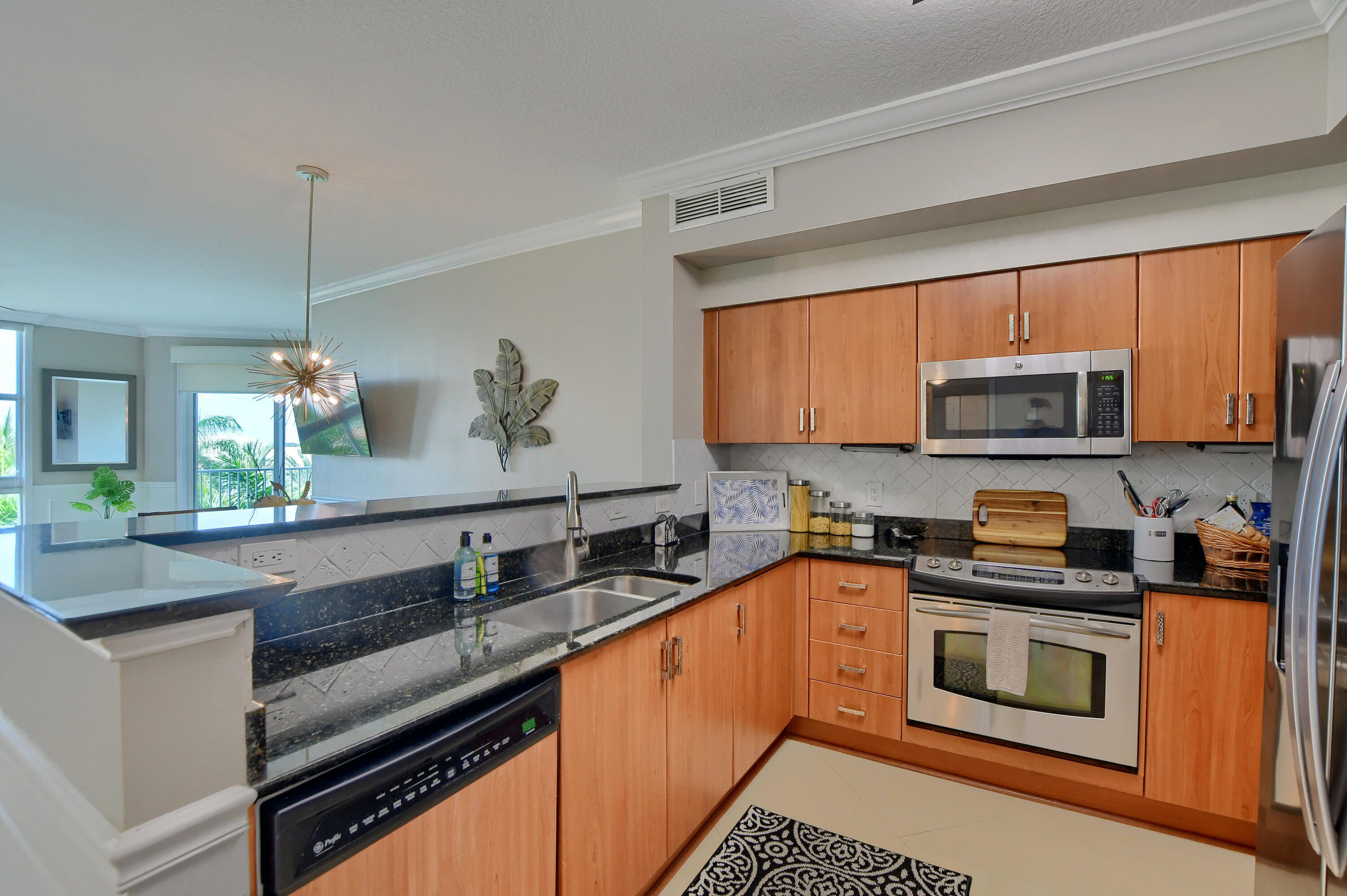 804 E Windward #603, Lantana FL 33462