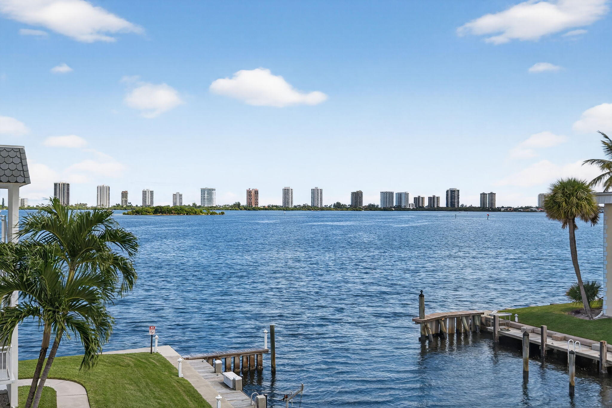 110 SHORE #301, North Palm Beach FL 33408