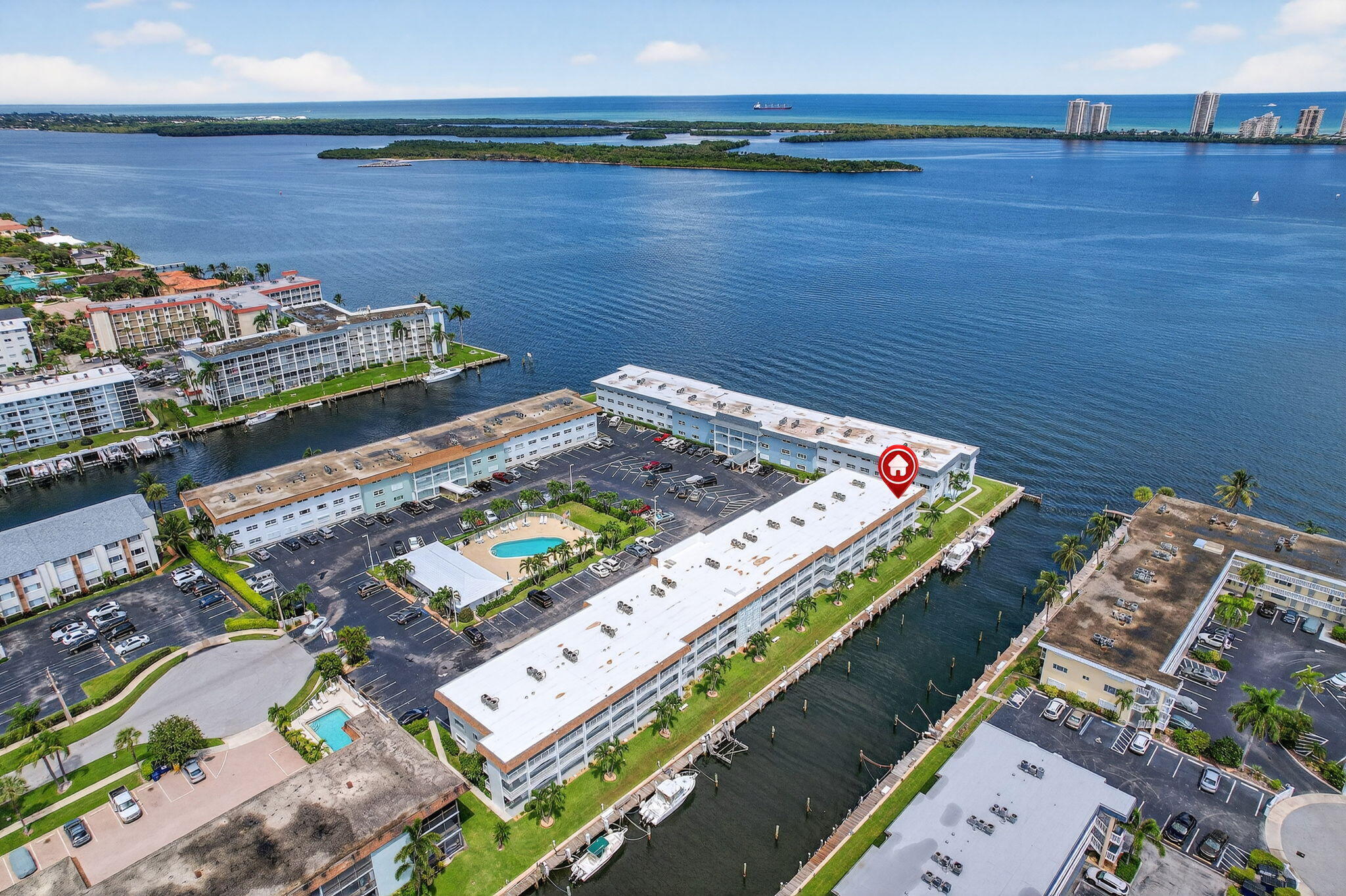 110 SHORE #301, North Palm Beach FL 33408