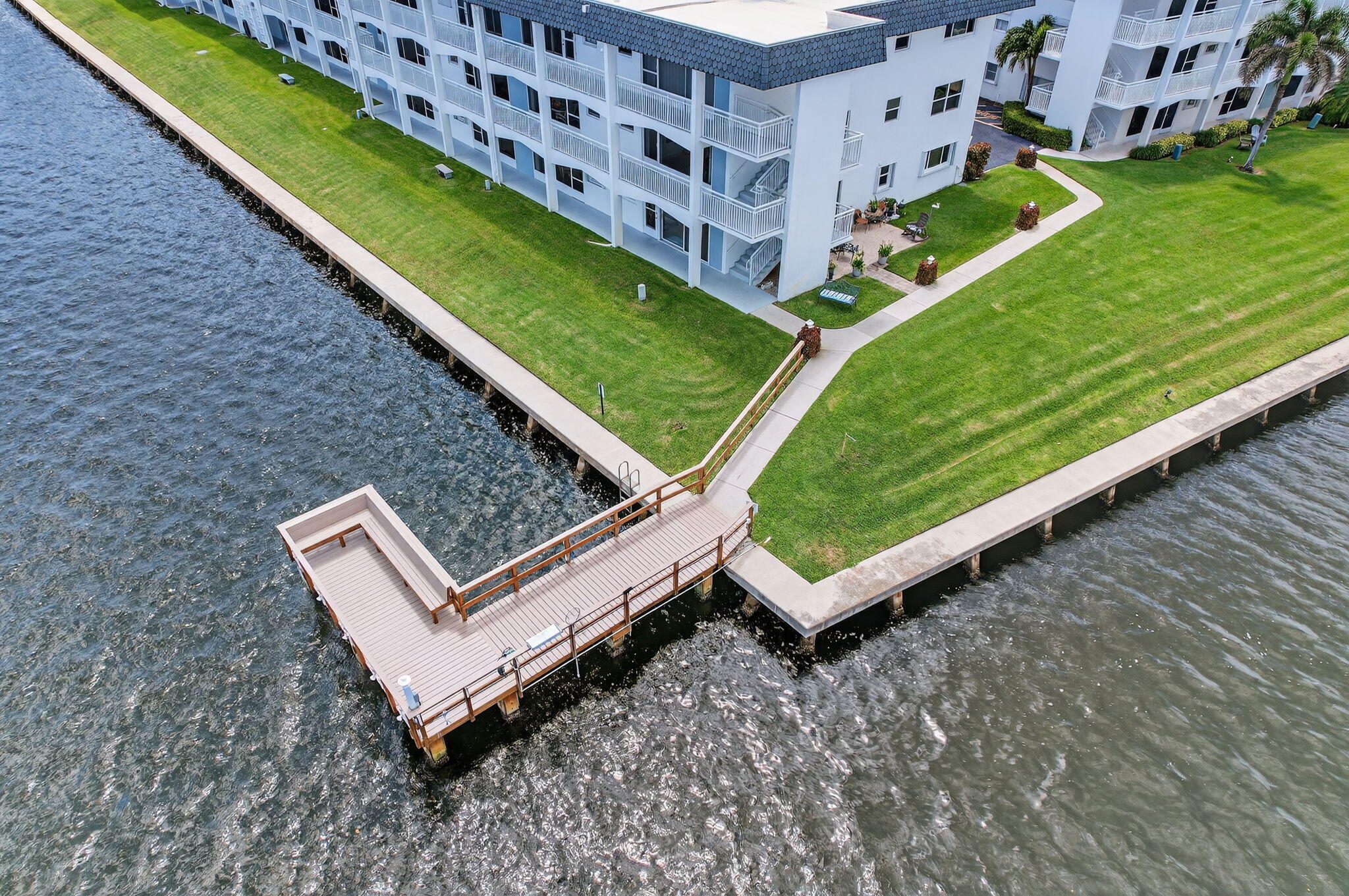 110 SHORE #301, North Palm Beach FL 33408