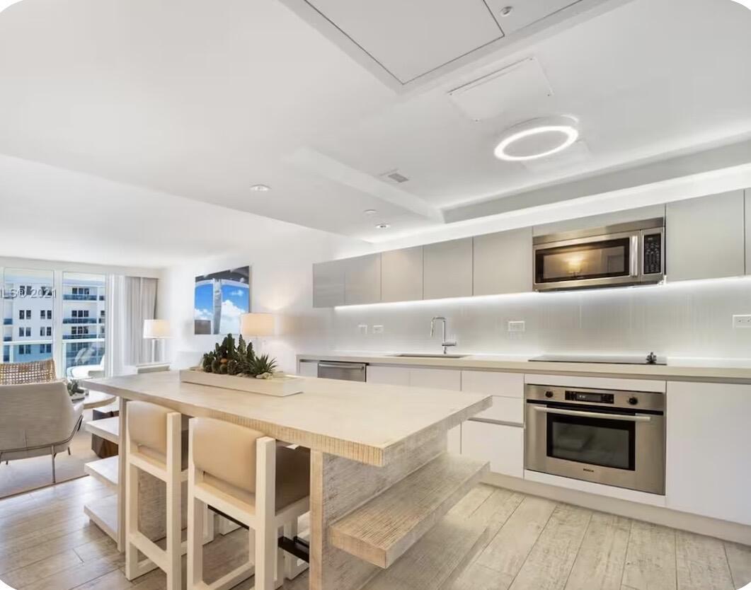 102 24th #1512, Miami Beach FL 33139