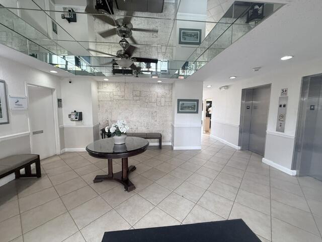 2555 NE 11TH #402, Fort Lauderdale FL 33304