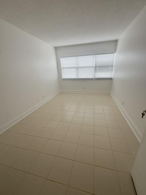 2555 NE 11TH #402, Fort Lauderdale FL 33304