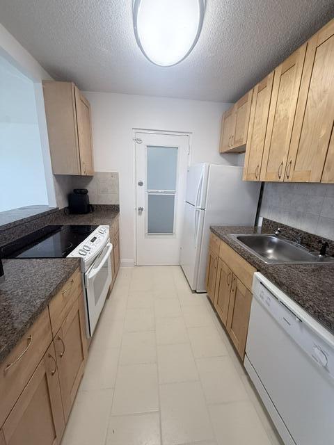 2555 NE 11TH #402, Fort Lauderdale FL 33304