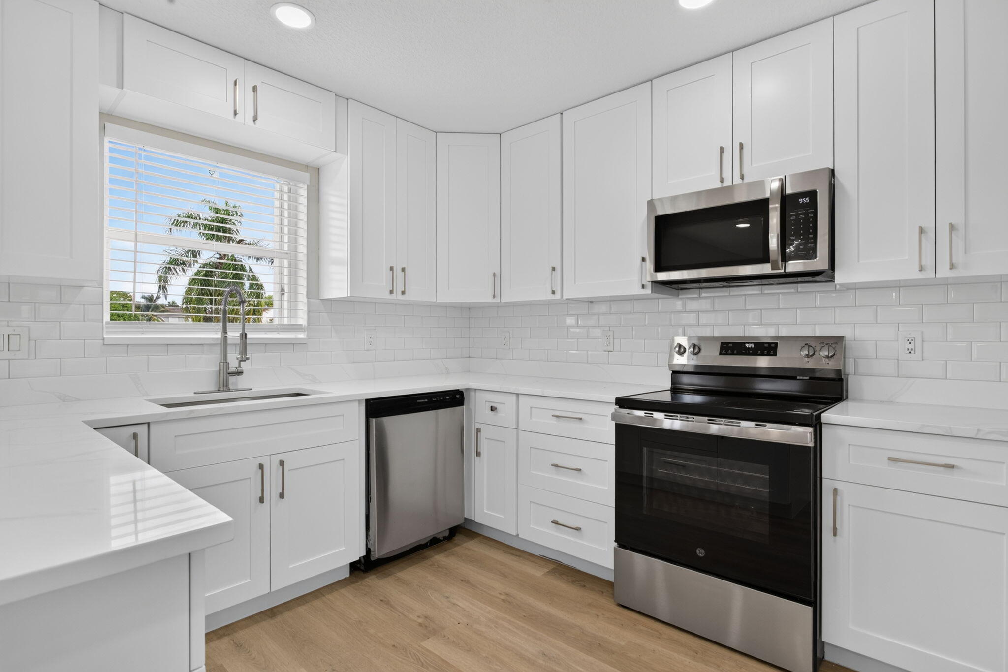 12149 NW 34TH, Sunrise FL 33323
