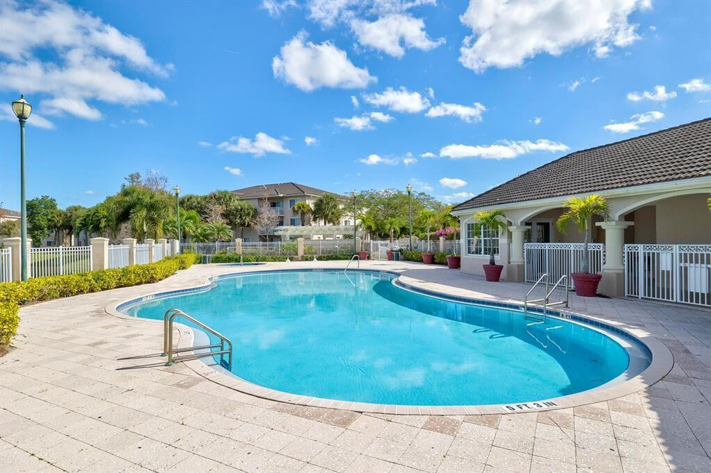 5021 N WILES #205, Coconut Creek FL 33073