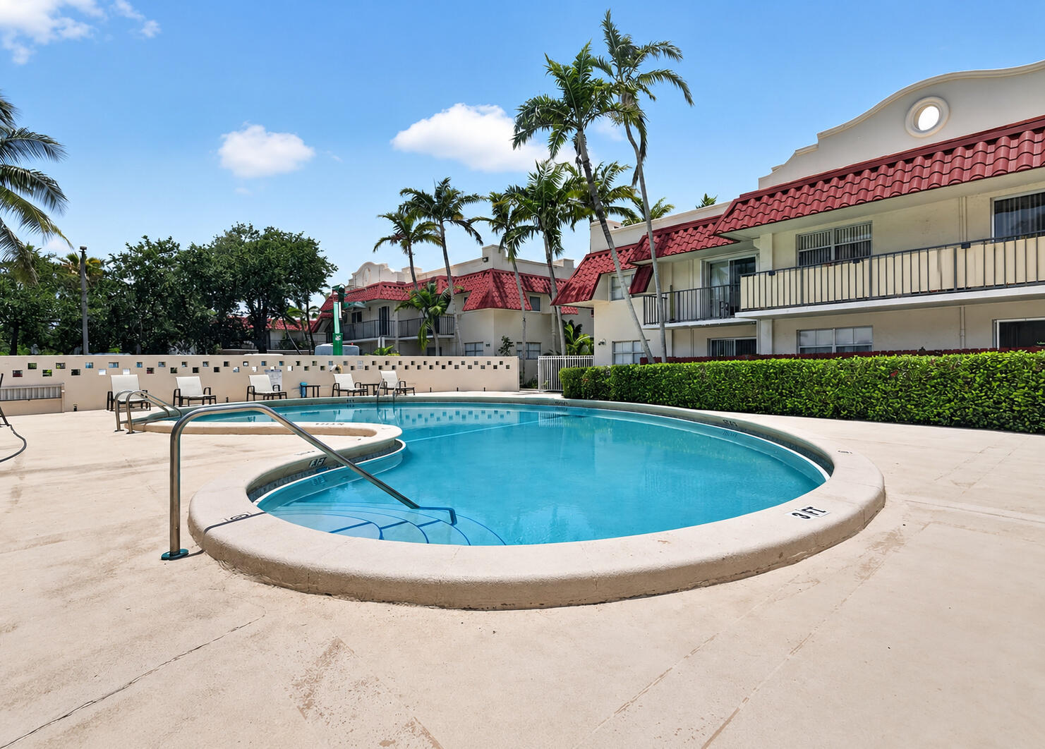6705 N KENDALL #307, Pinecrest FL 33156