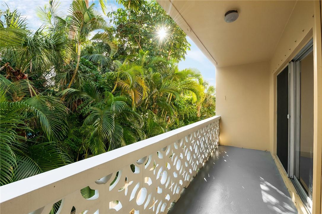 815 Middle River #205, Fort Lauderdale FL 33304