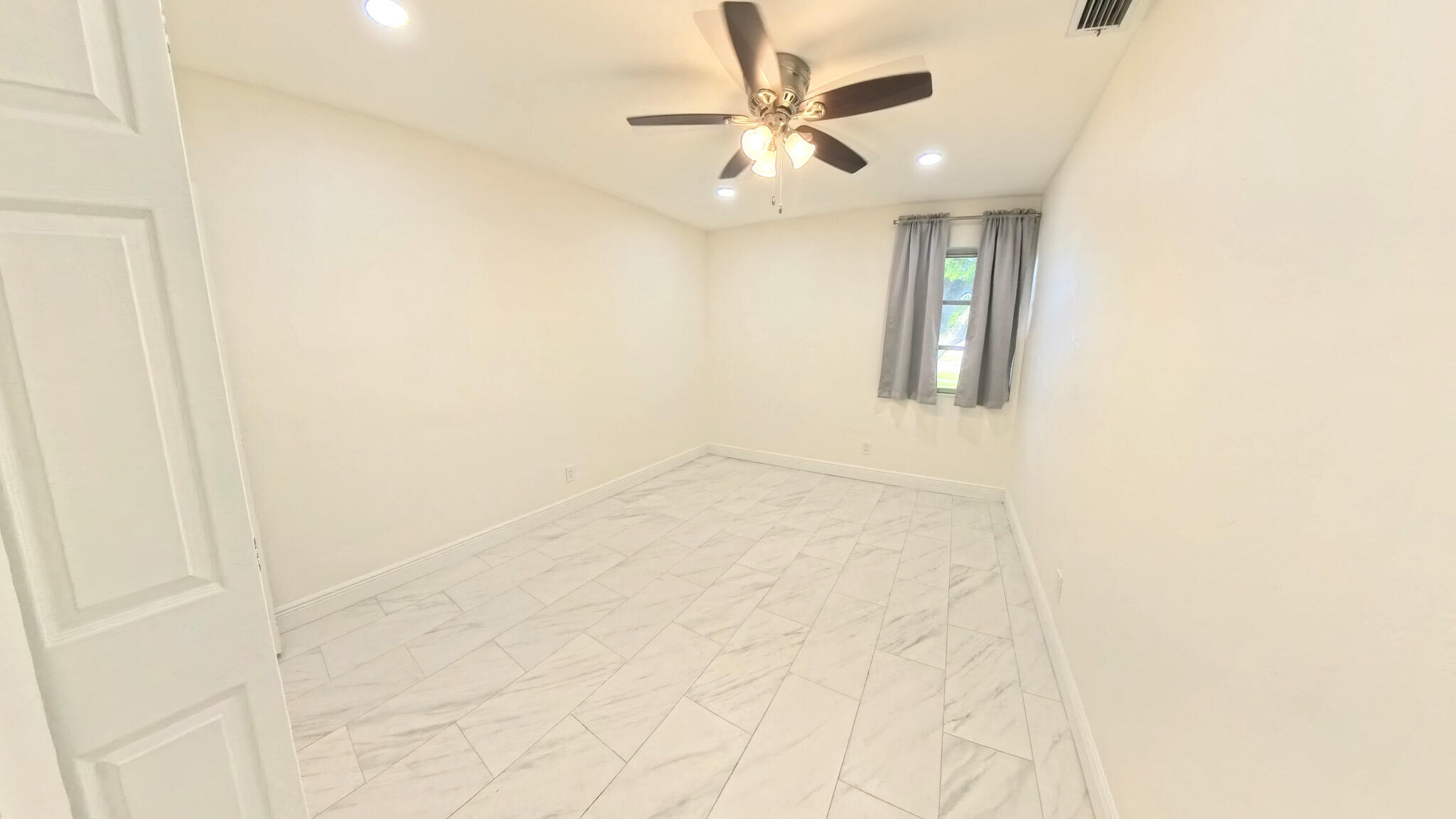 341 HENTHORNE, Palm Springs FL 33461