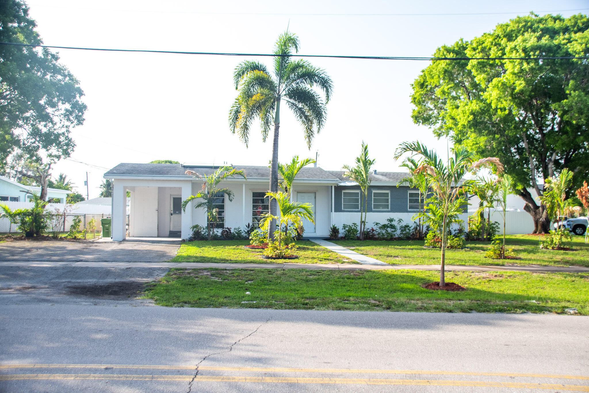 341 HENTHORNE, Palm Springs FL 33461