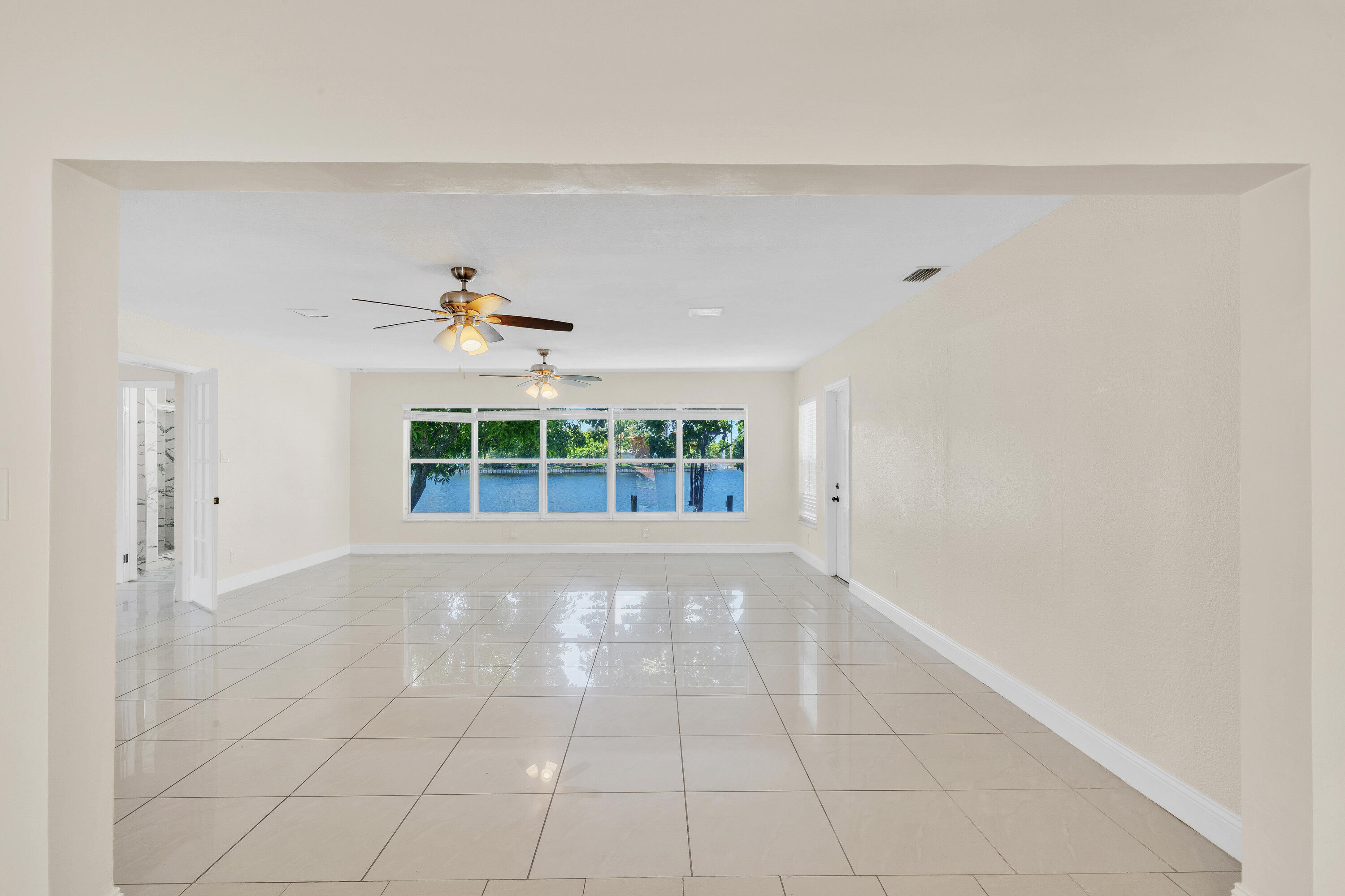 4921 NW 39TH, Lauderdale Lakes FL 33319