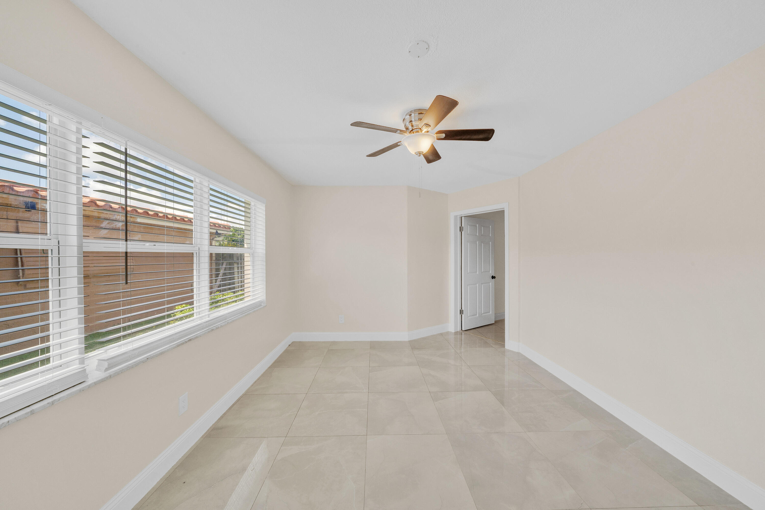 4921 NW 39TH, Lauderdale Lakes FL 33319