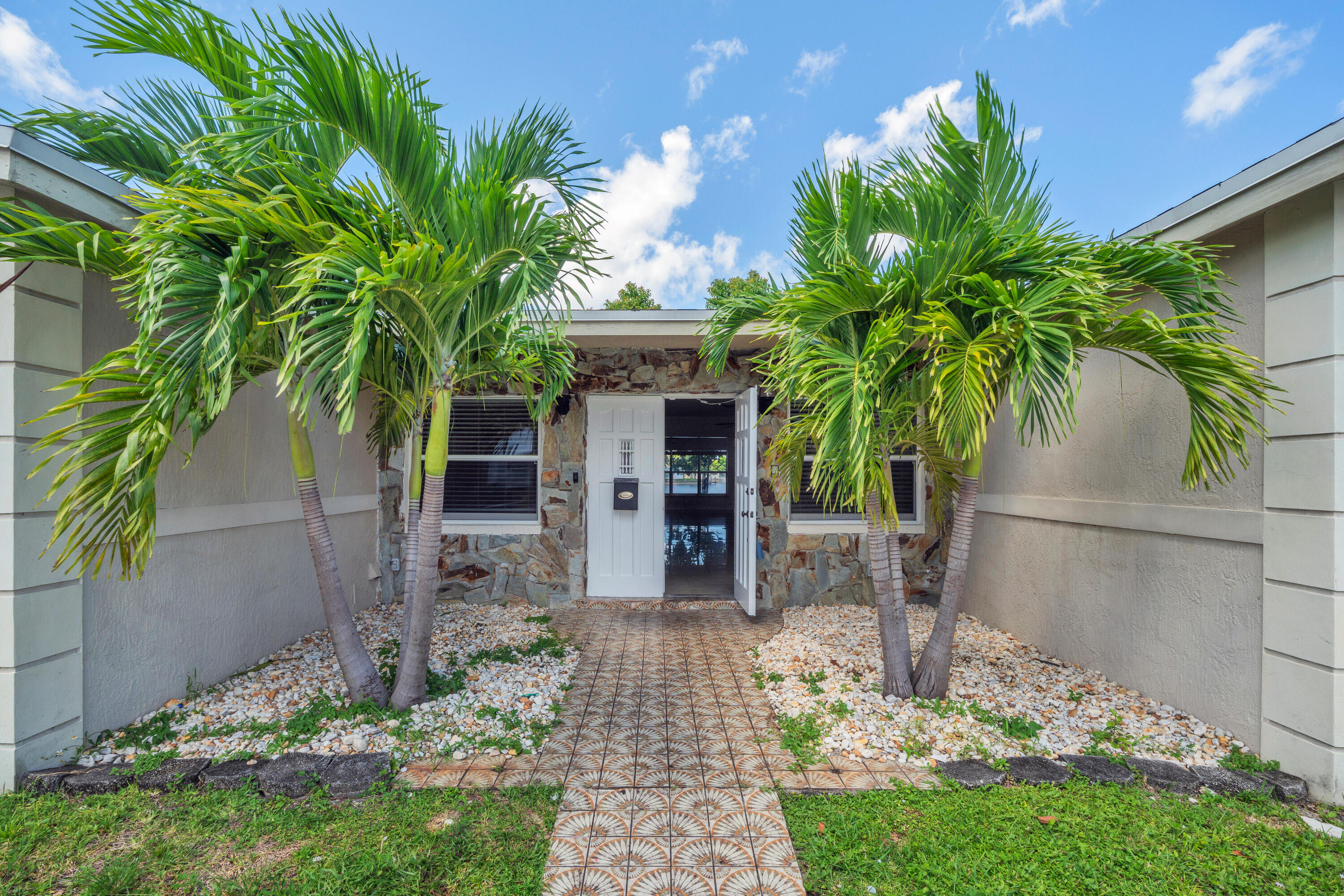 4921 NW 39TH, Lauderdale Lakes FL 33319