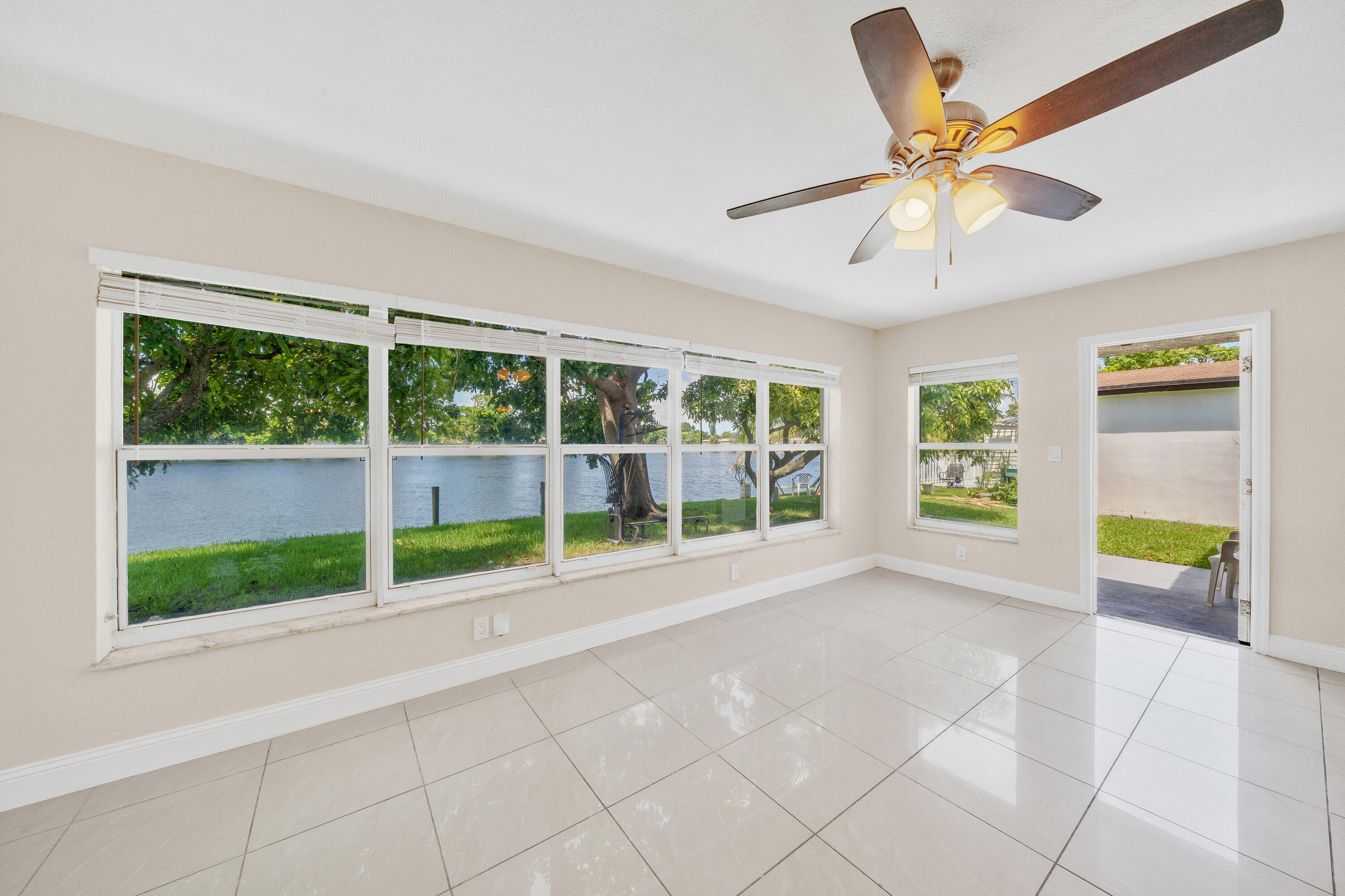 4921 NW 39TH, Lauderdale Lakes FL 33319