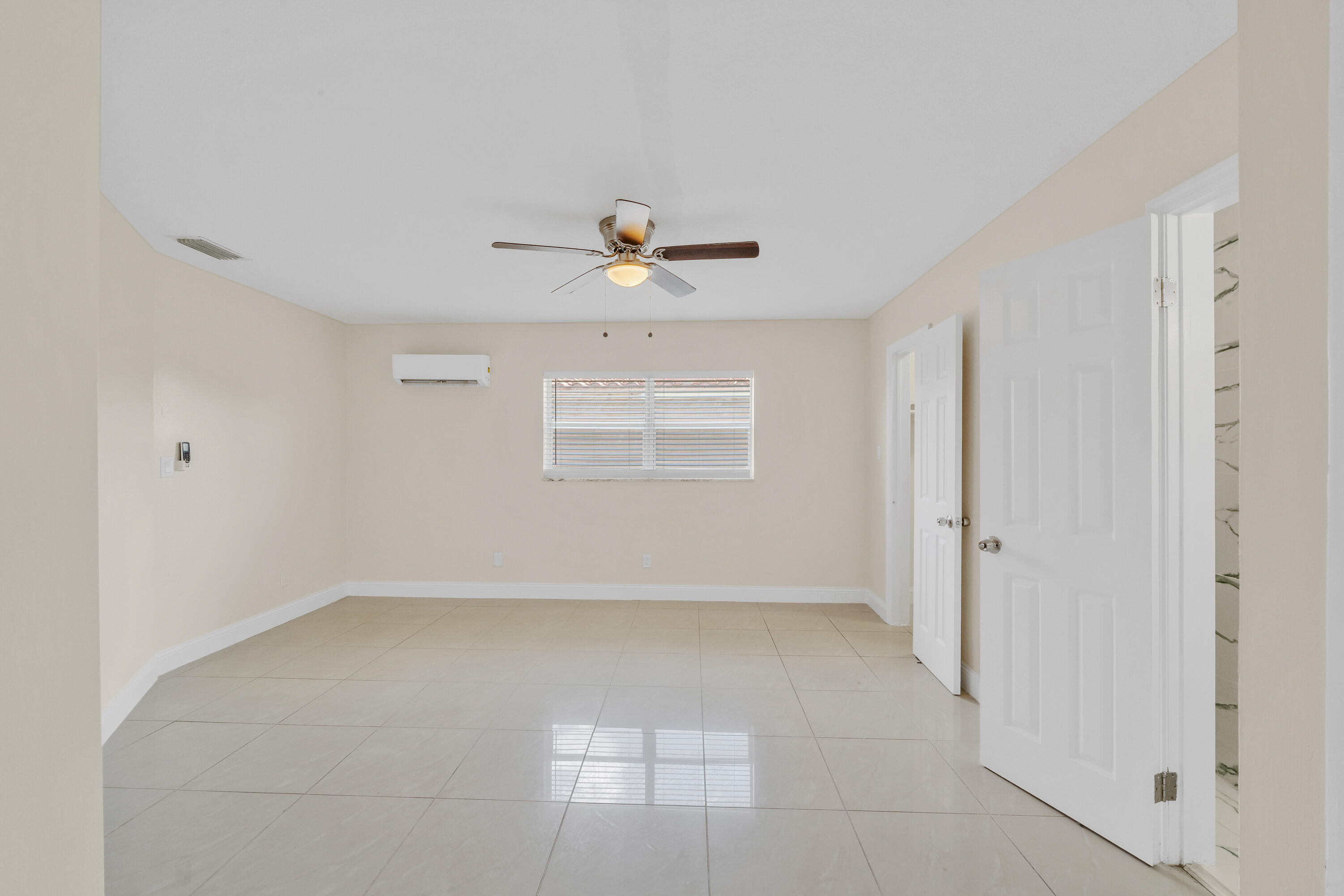 4921 NW 39TH, Lauderdale Lakes FL 33319