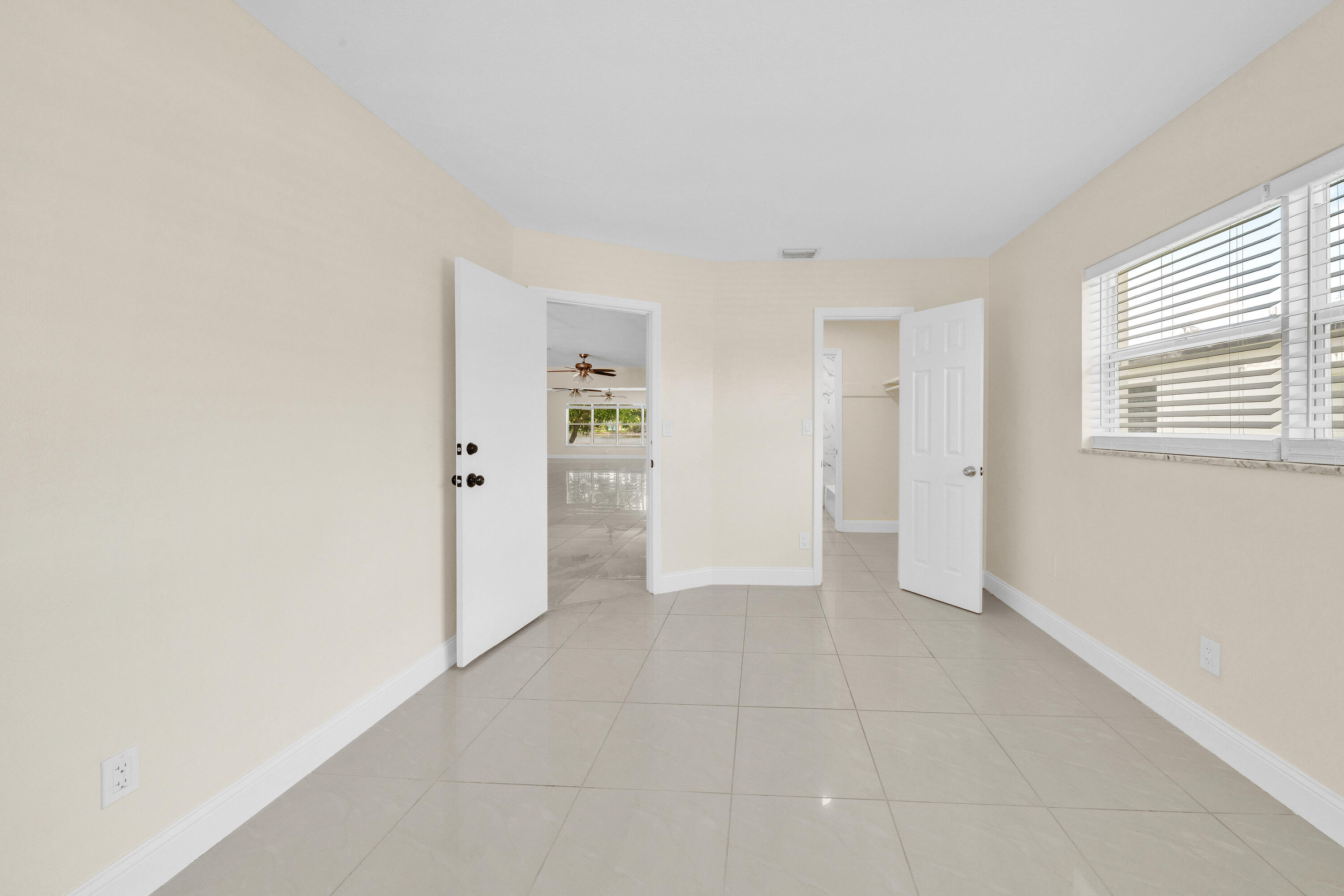 4921 NW 39TH, Lauderdale Lakes FL 33319